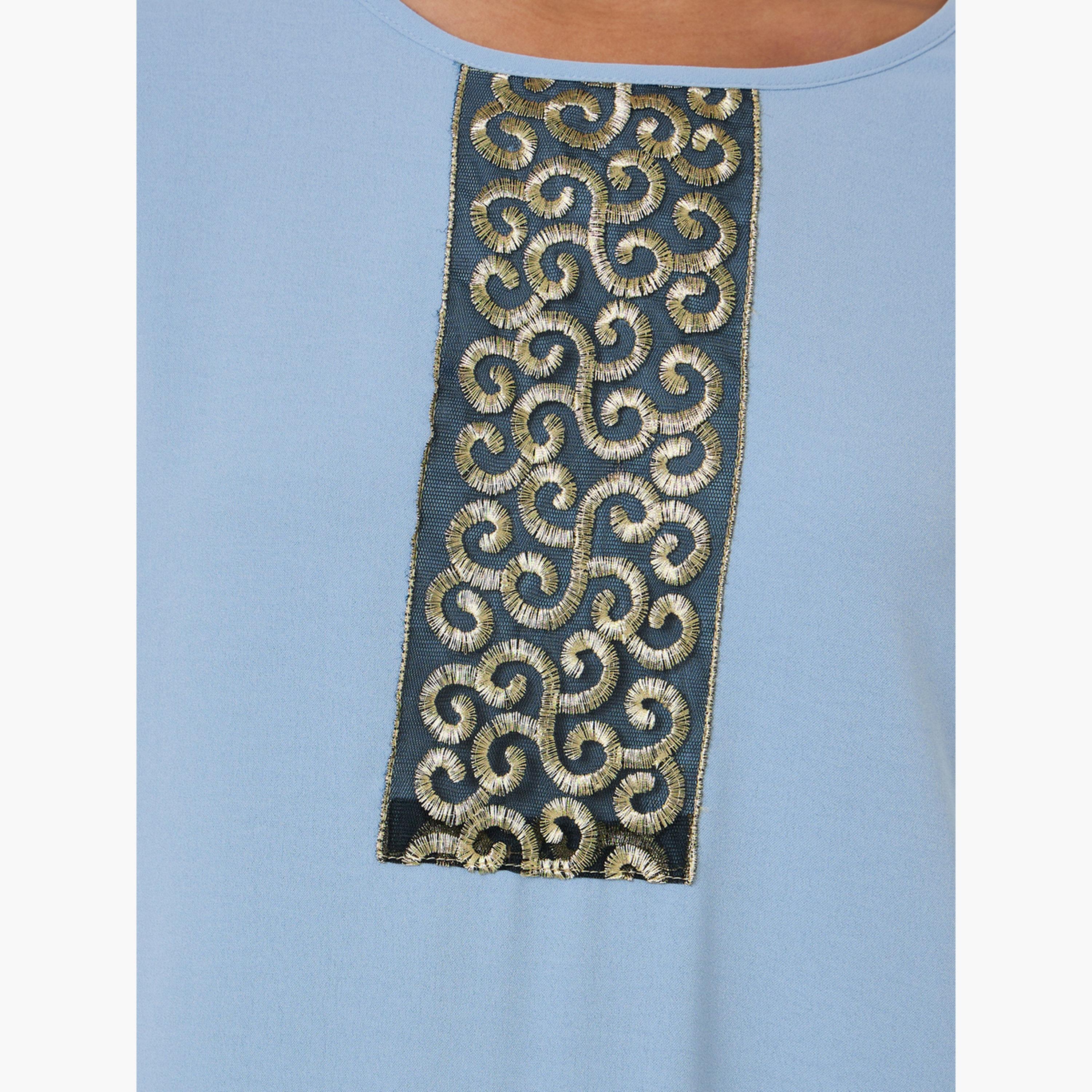 جلابية بياقة دائرية وتفاصيل مطرزة-women-arabicclothing-jalabiyas-image-4