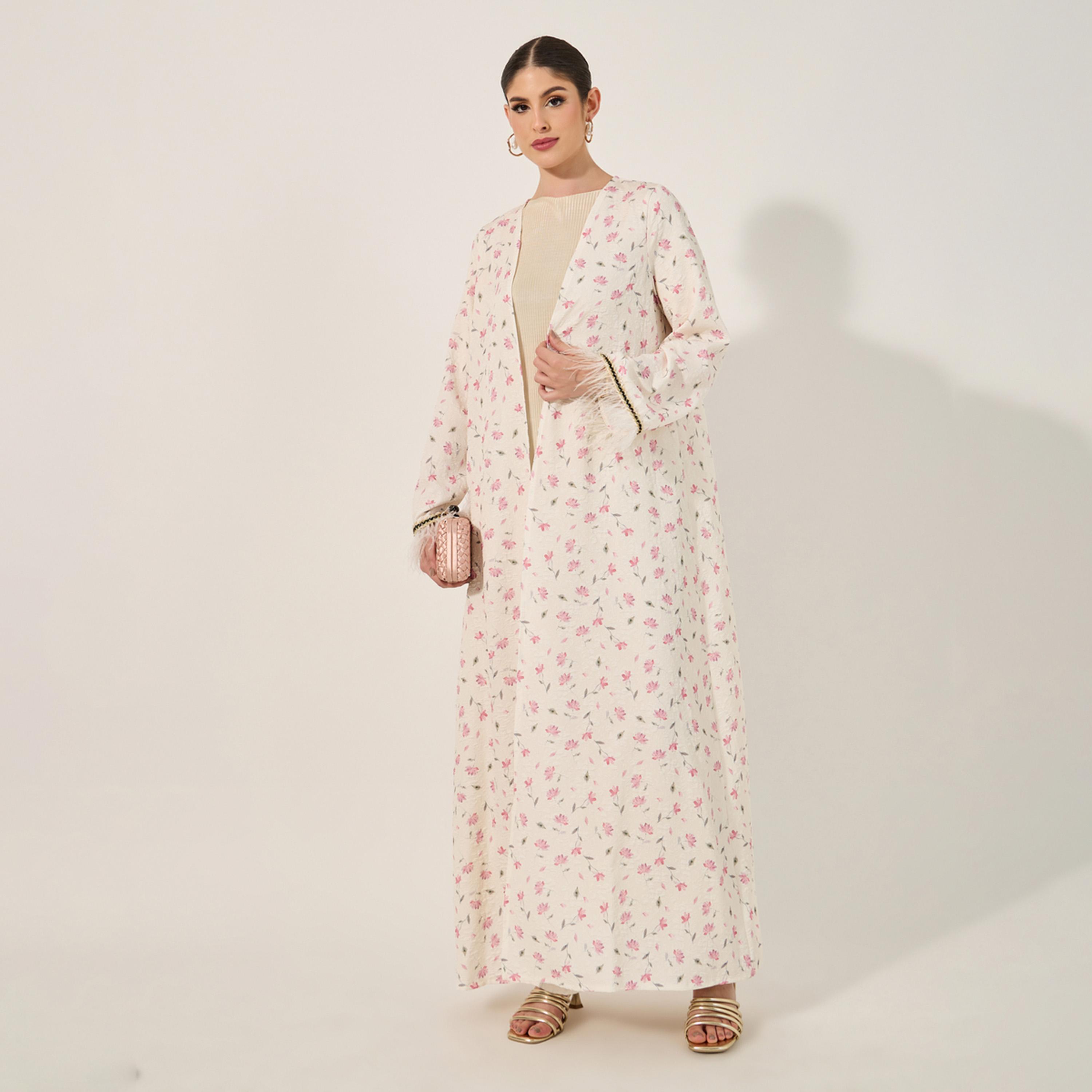 أميرة x ستايلي عباية جاكار بطبعة زهور وتفاصيل ريش صناعي-women-arabicclothing-abayas-image-2