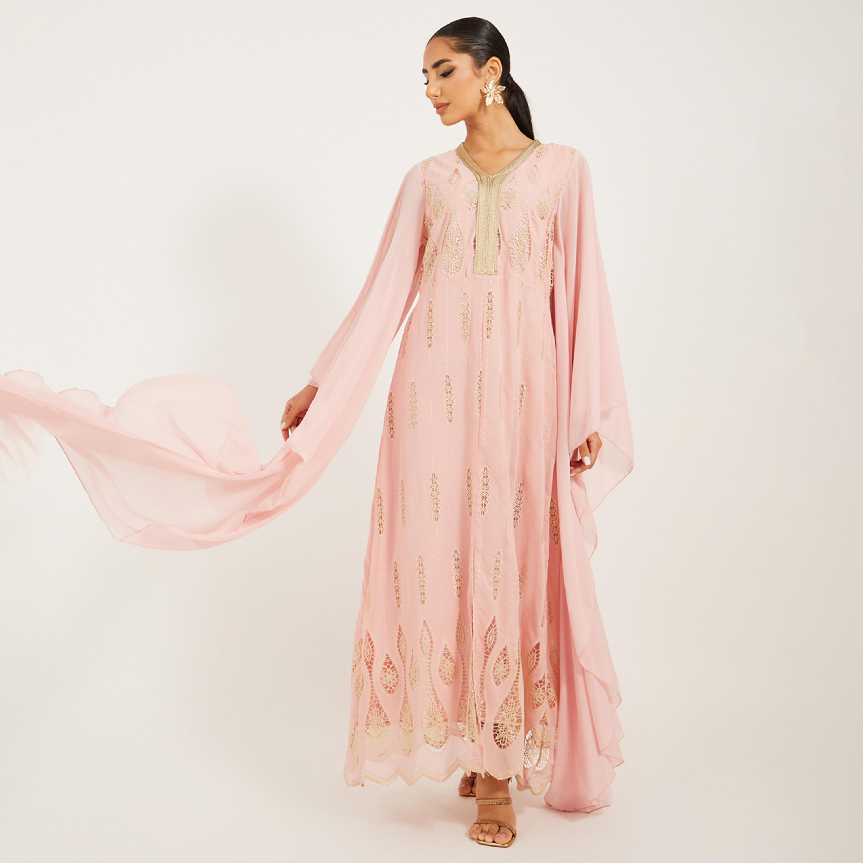 أميرة x ستايلي جلابية بتفاصيل مُطرّزة وأكمام خفاش-women-arabicclothing-kaftan-image-2