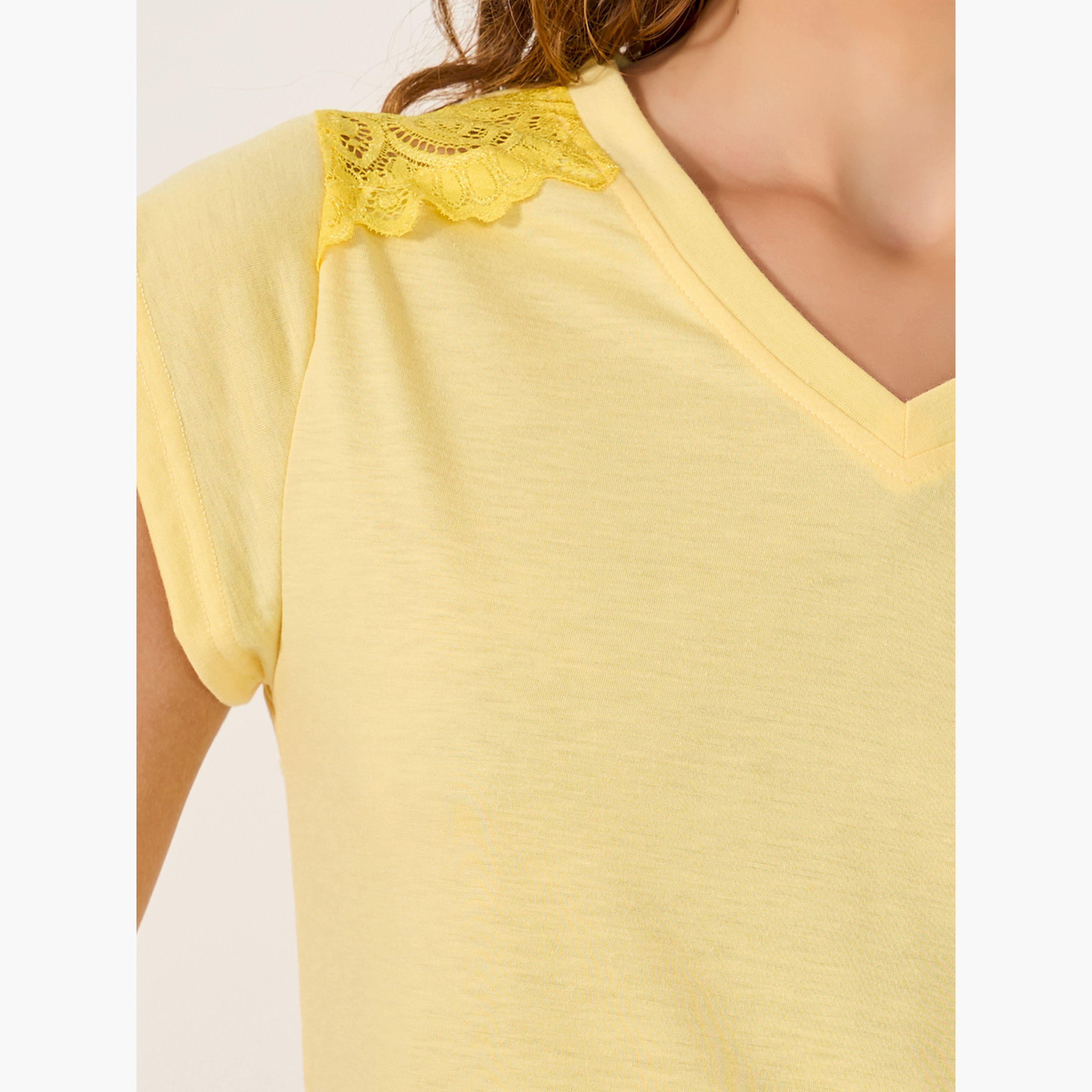 Styli Lace Insert V-Neck T-Shirt and Printed Pyjama Set-women-clothing-nightwear-pyjamas-longsets-image-4