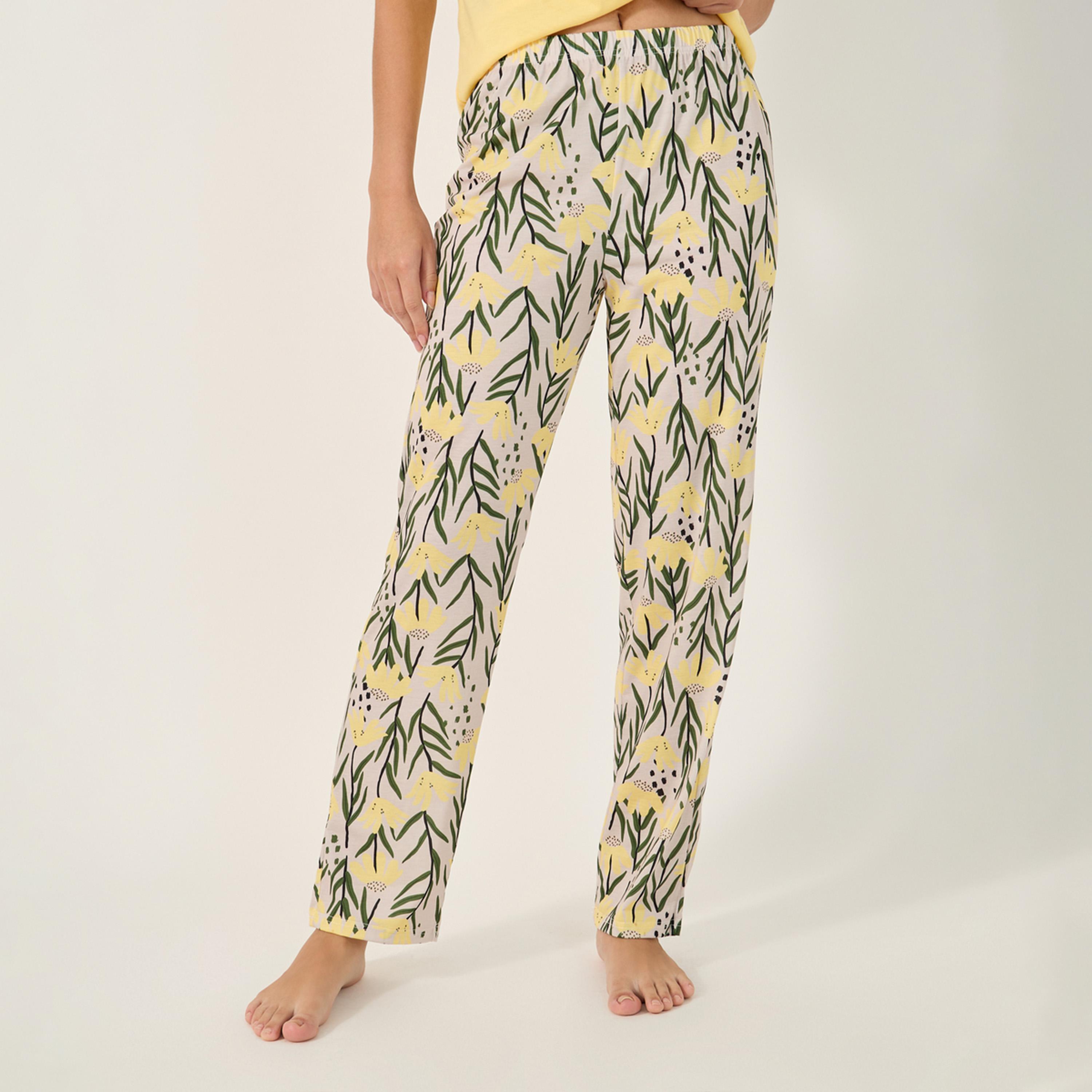 Styli Lace Insert V-Neck T-Shirt and Printed Pyjama Set-women-clothing-nightwear-pyjamas-longsets-image-6