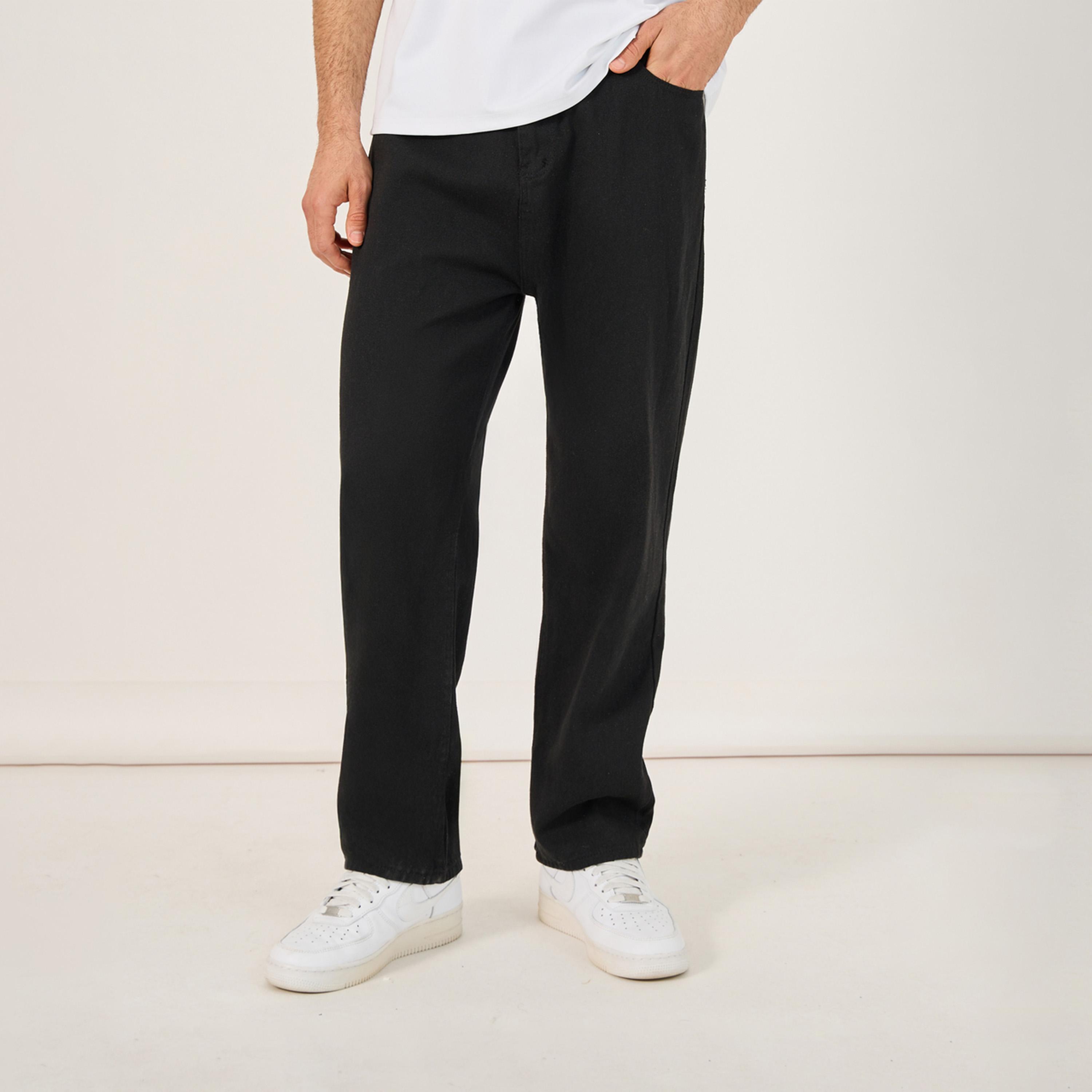 ستايلي - بنطال جينز سادة بخصر متوسط الارتفاع وخمسة جيوب وقصّة مريحة-men-clothing-bottoms-jeans-image-1