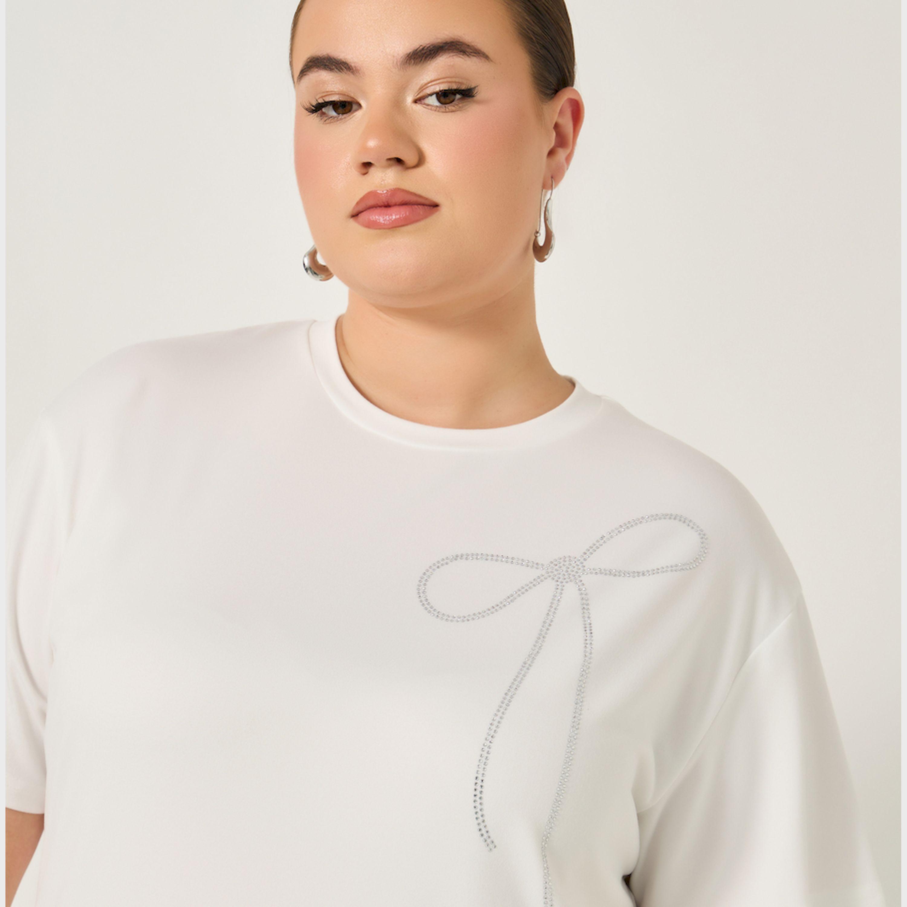 Styli Plus Size Embellished Round Neck T-Shirt-women-clothing-nightwear-pyjamas-tops-image-4