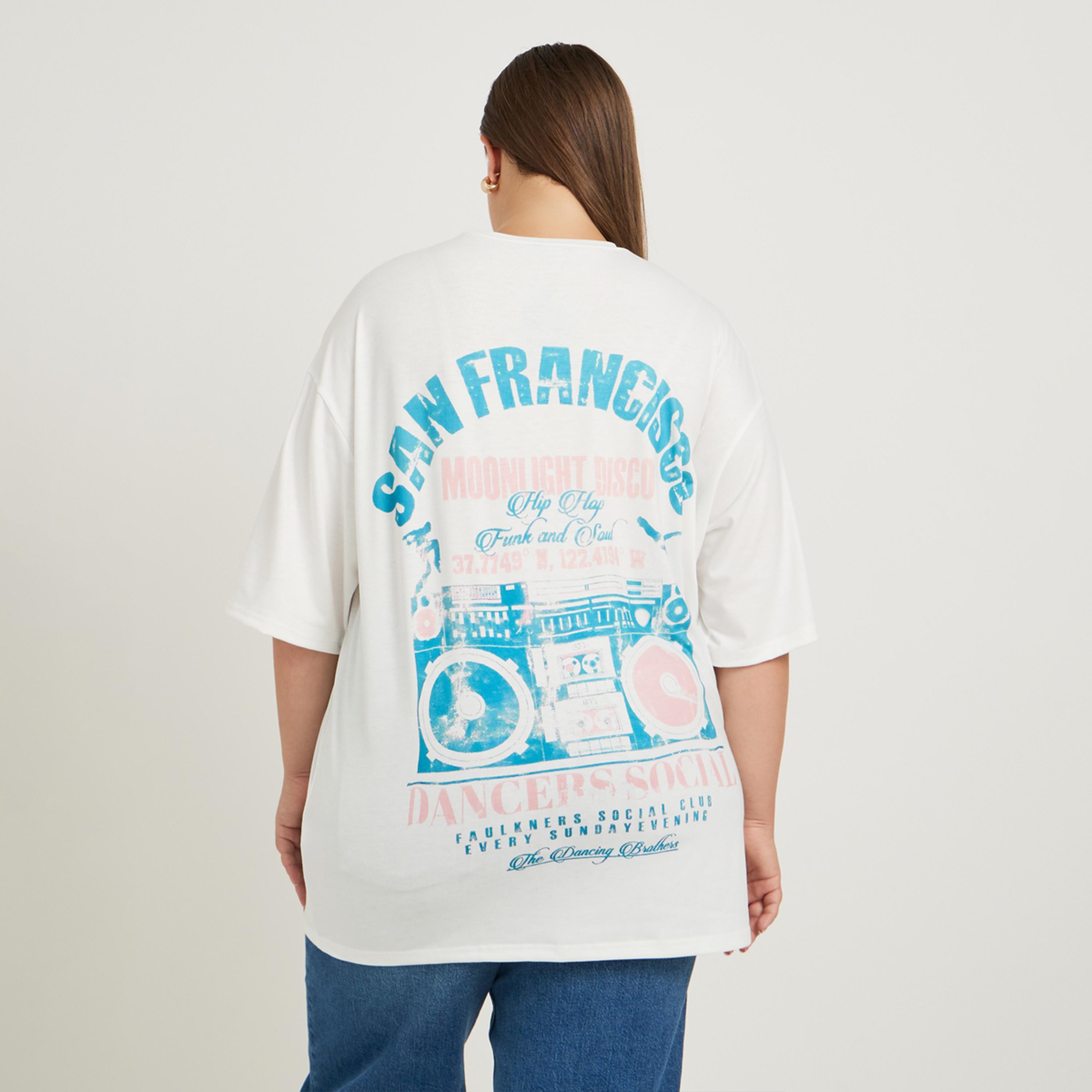 ستايلي - تي شيرت مقاسات كبيرة بطباعة جرافيكية وأكتاف منسدلة-women-clothing-tshirts-image-5