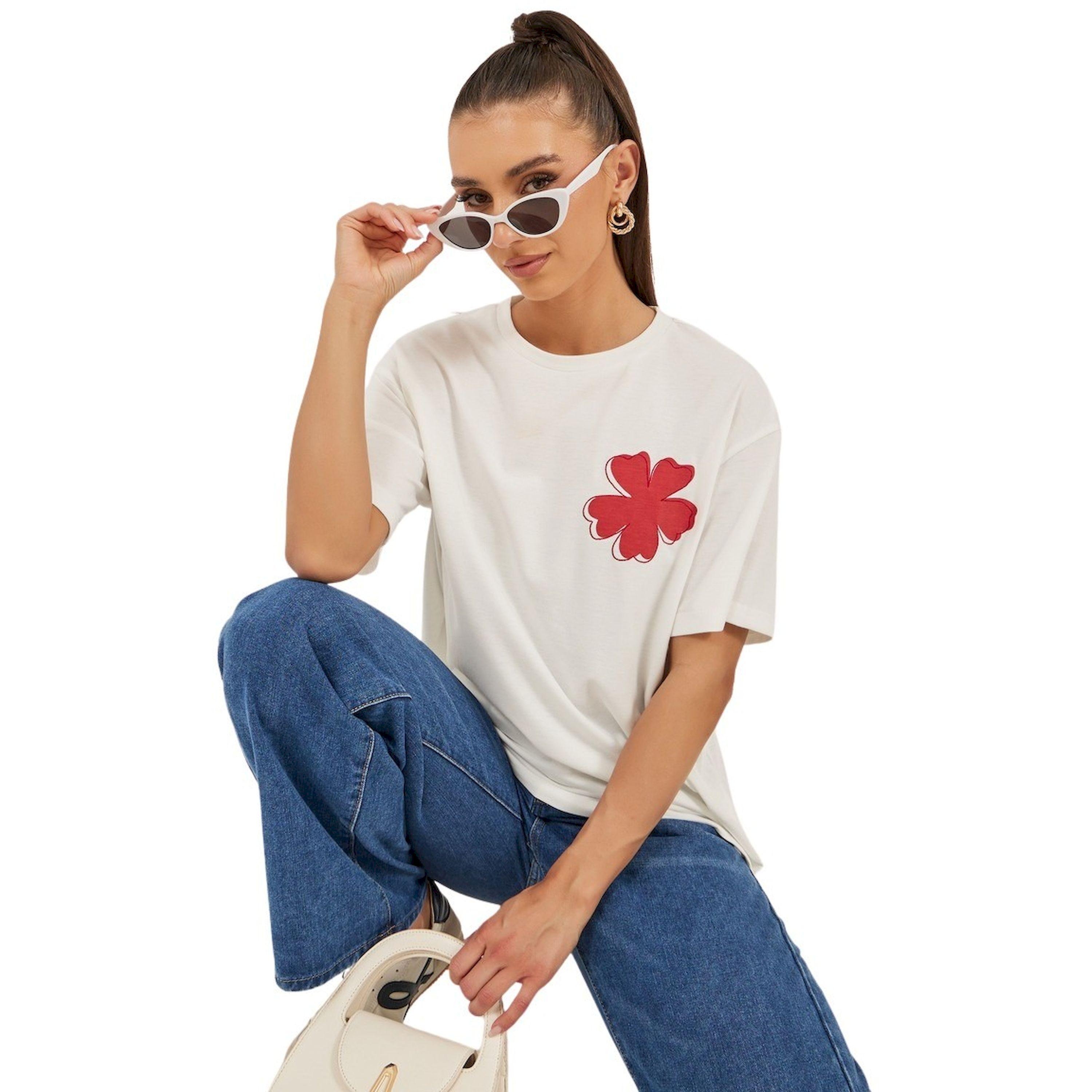 ستايلي - تي شيرت طويل كبير الحجم ومطرز بالورود-women-clothing-tshirts-image-1
