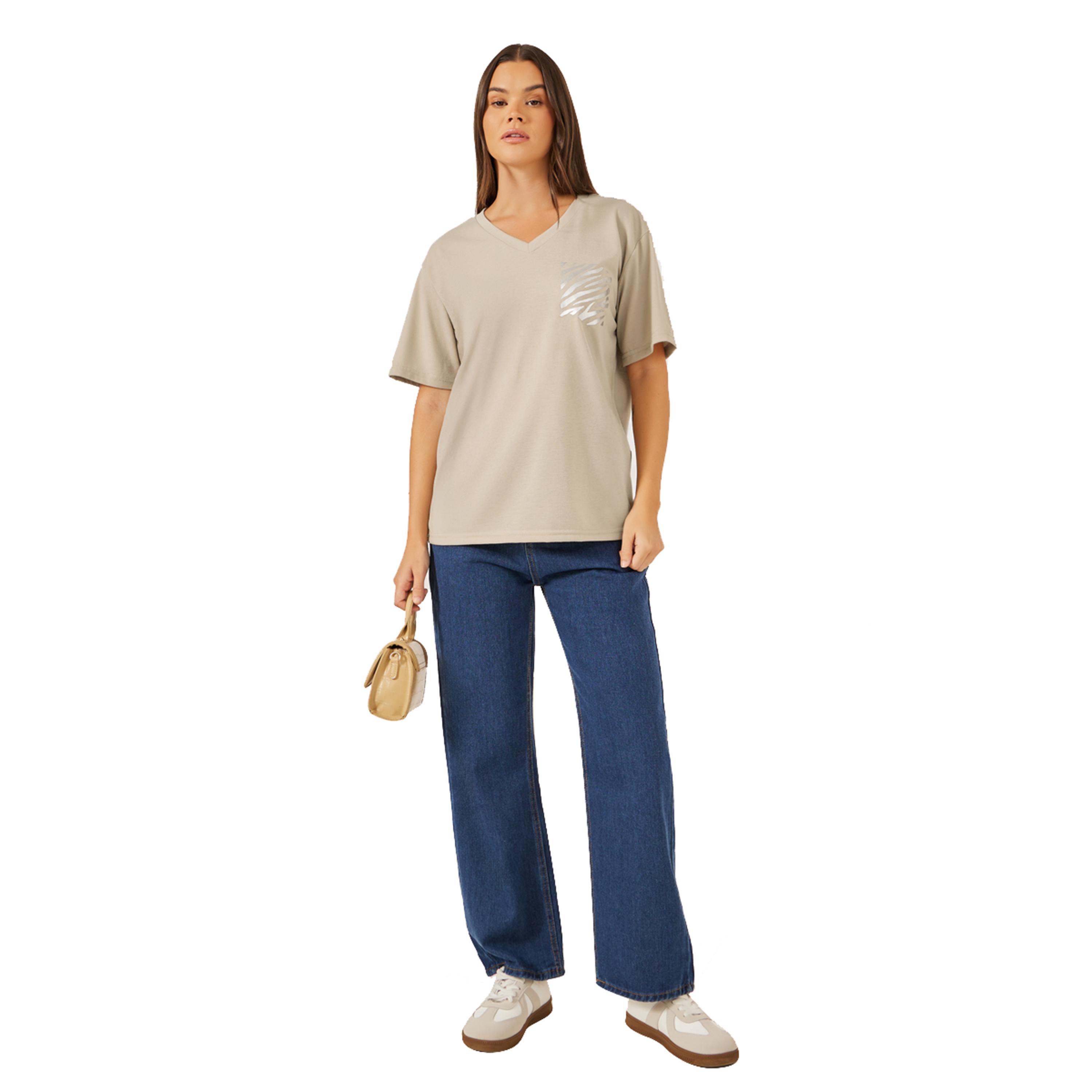 ستايلي -  تي شيرت نسائي ، بيج، بطبعة جلد الحمار الوحشي، بجيوب وهمية-women-clothing-tshirts-image-2