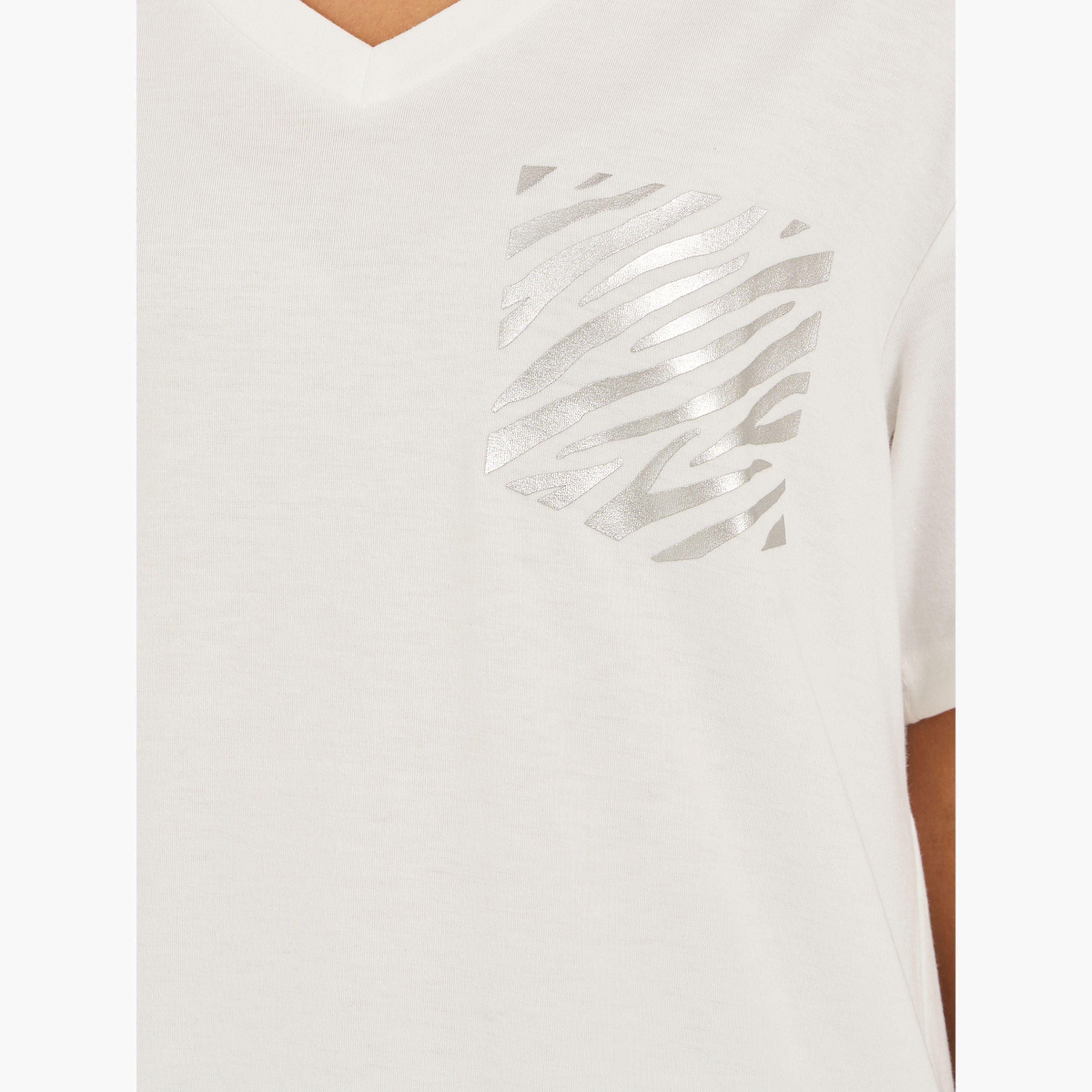 Styli Women White Oversized Zebra Foil Print Mock Pocket T-Shirt-women-clothing-tshirts-image-4