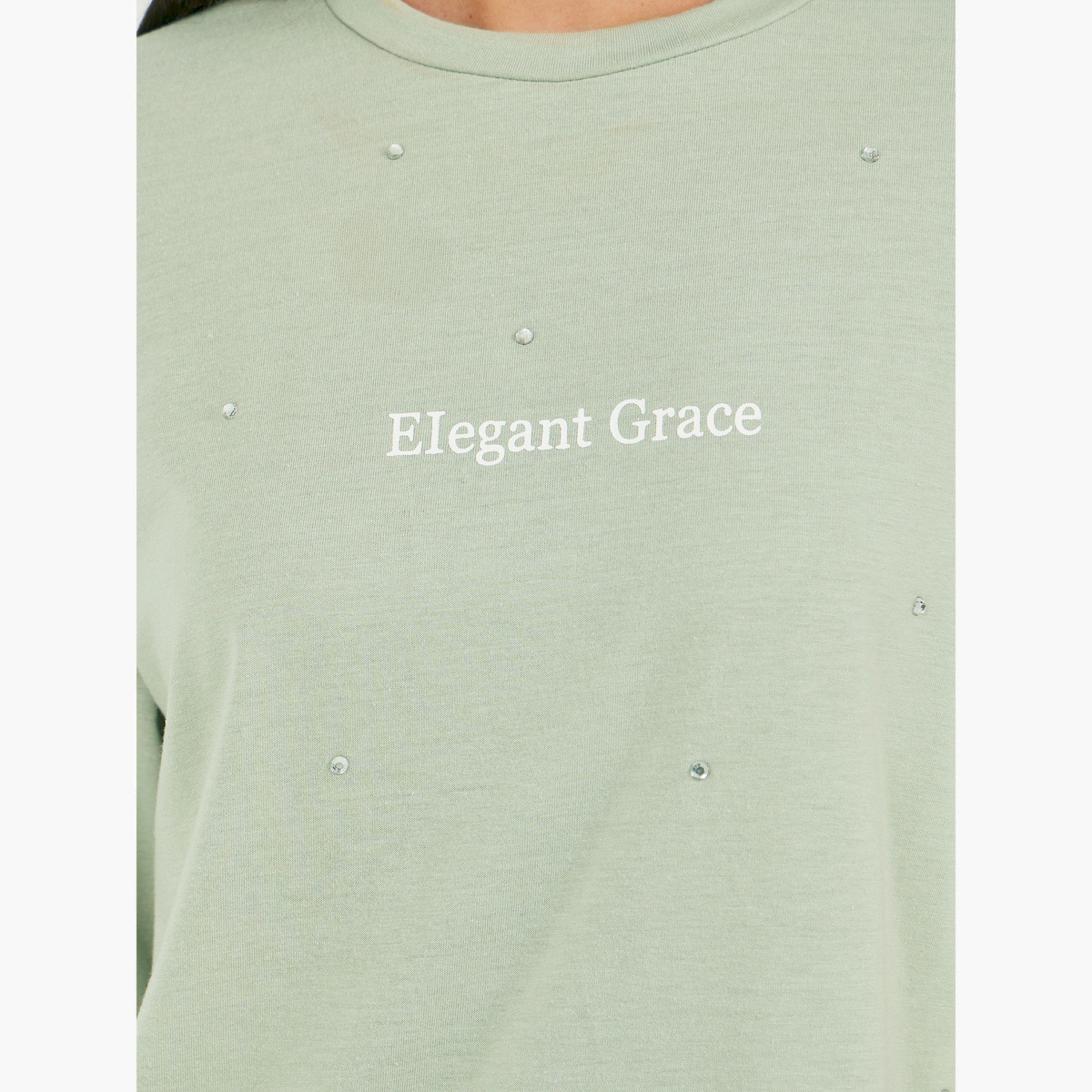 ستايلي - تي شيرت كبير الحجم بطبعة شعار مزخرف-women-clothing-tshirts-image-4