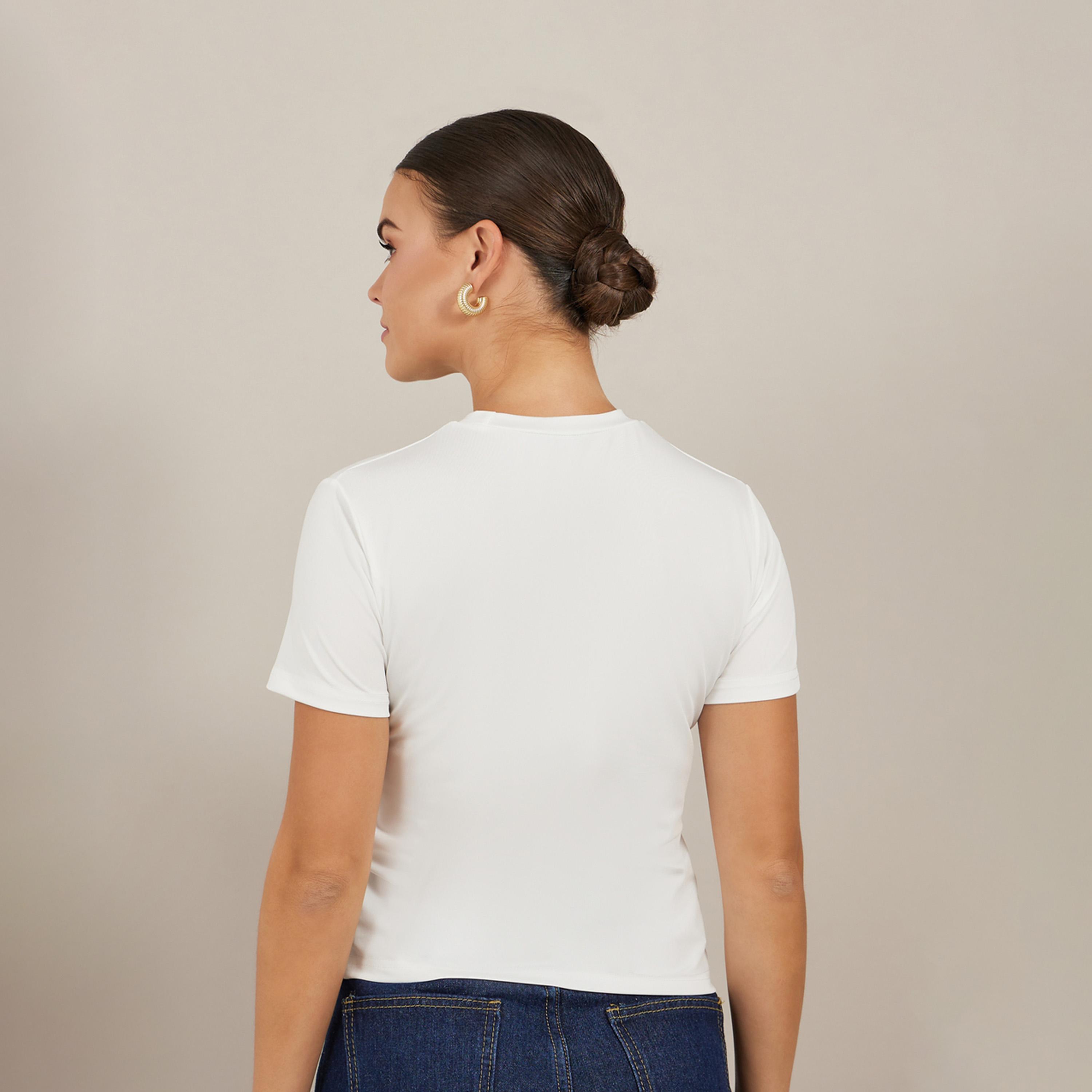 ستايلي - تي شيرت قصير برقبة دائرية وطبعة شعار-women-clothing-tshirts-image-5