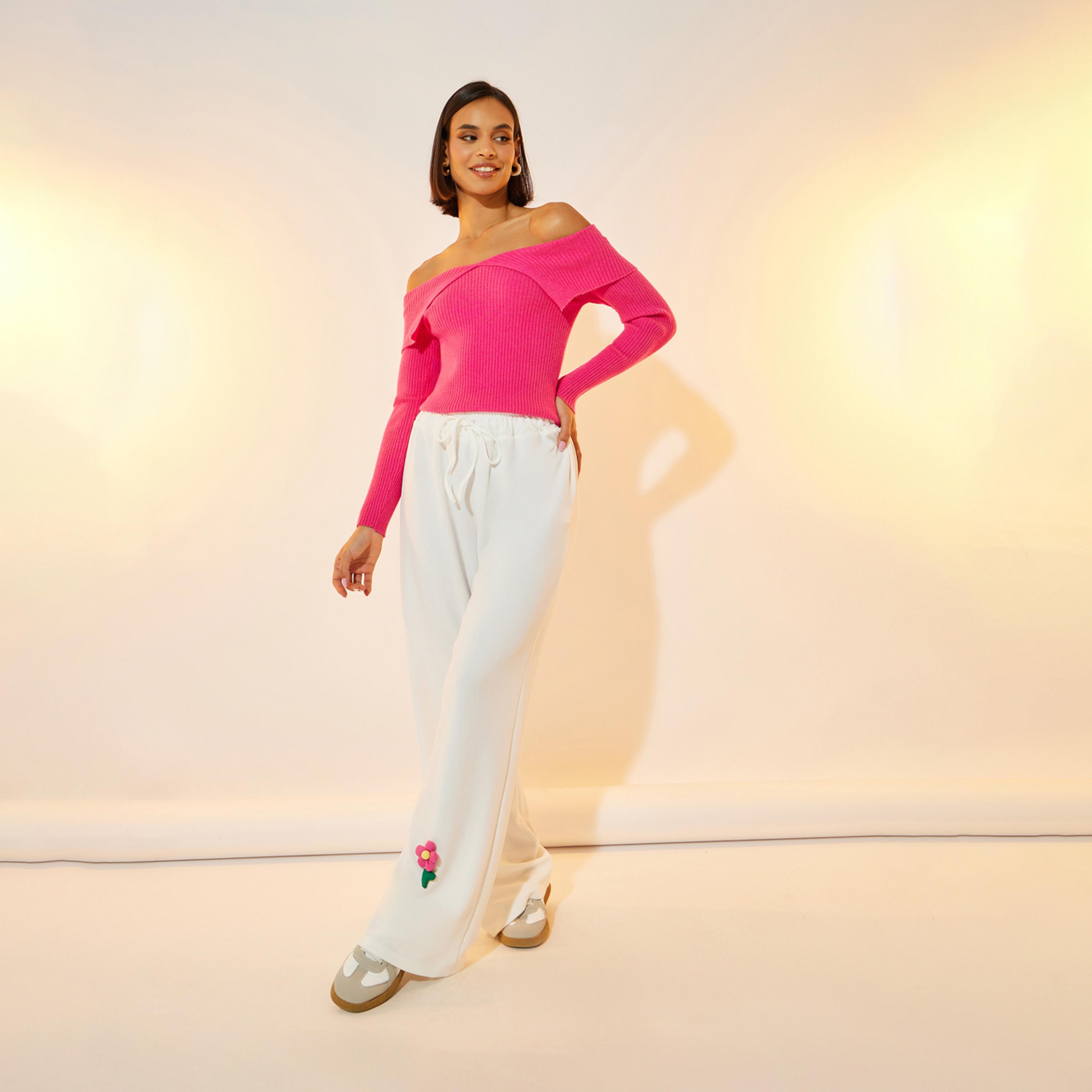 بنطال بأرجل واسعة ومُزخرف بزهرة ثلاثية الأبعاد-women-clothing-bottoms-trousers-image-1