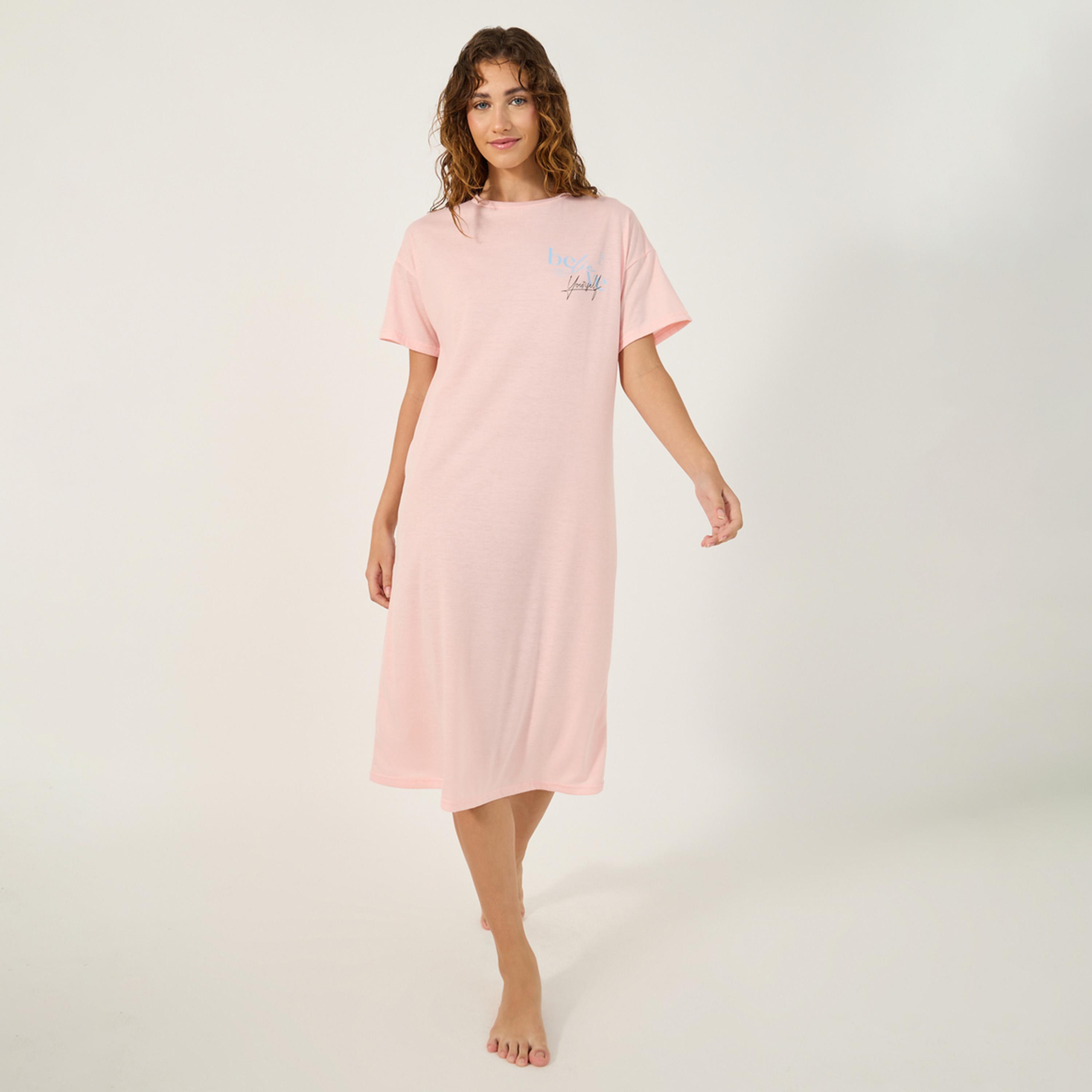 ستايلي - فستان نوم تي شيرت برقبة دائرية وطبعة شعار-women-clothing-nightwear-nighties-image-1