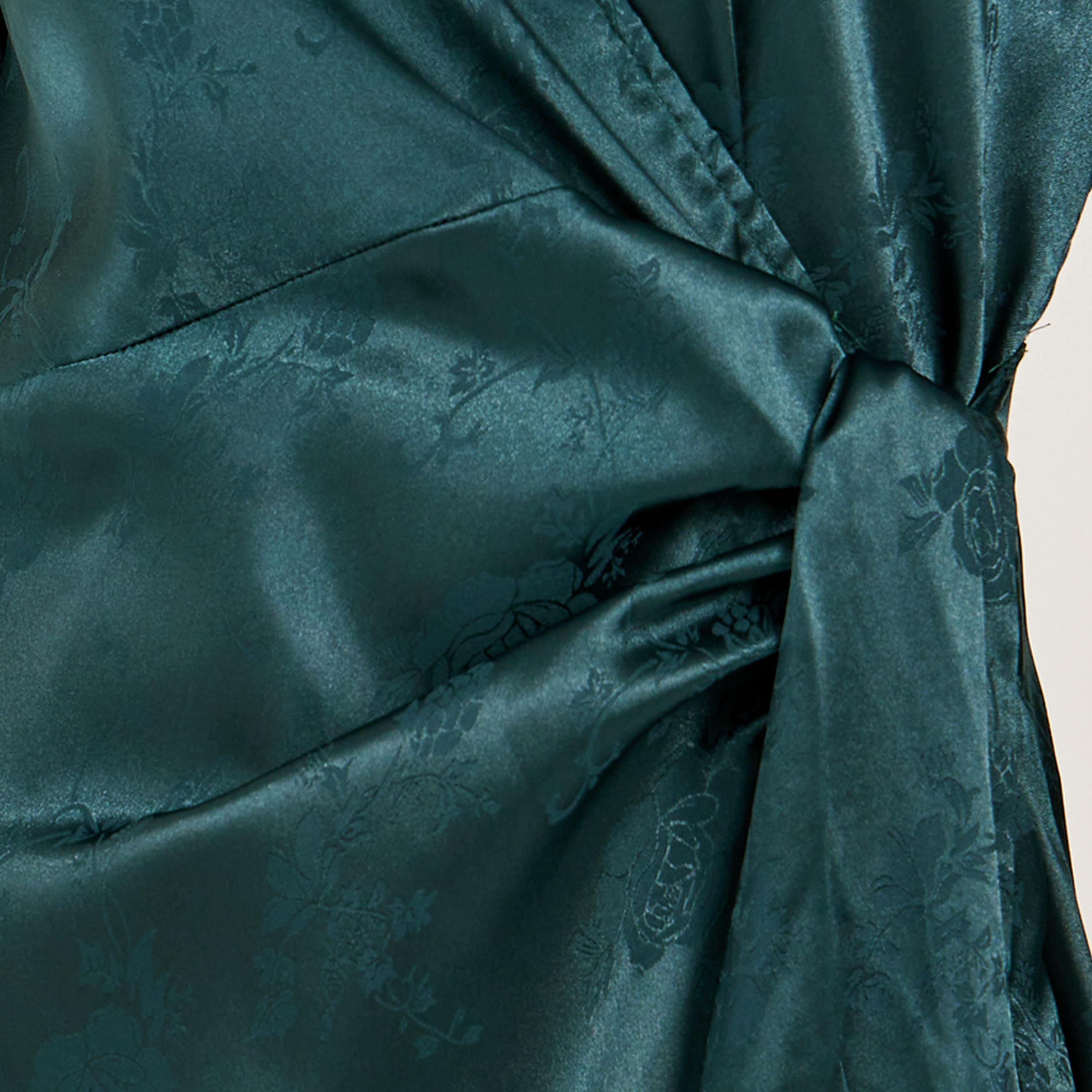 ستايلي - فستان ماكسي ساتان ملفوف بأكمام طويلة ومزين بشراشيب-women-clothing-dresses-image-4