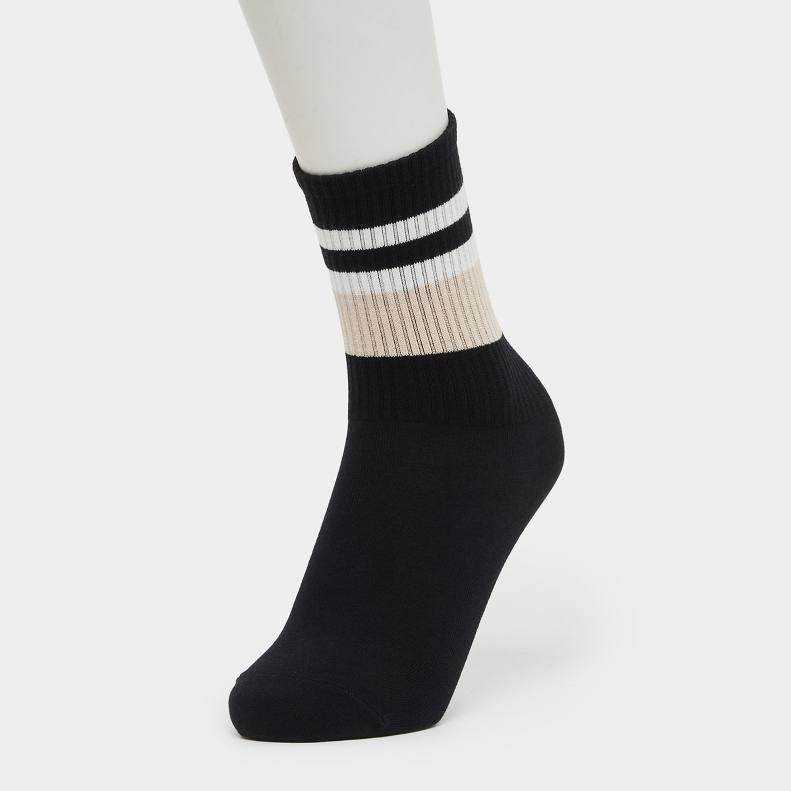 Styli Active Contrast Dual Stripe Silicon Pad Base Yoga Socks-women-socksandstockings-image-1