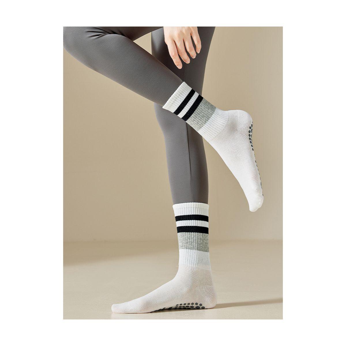 Styli Contrast Dual Stripe Silicon Pad Base Yoga Socks-women-clothing-sportswearandactivewear-trackpantsandtracksuits-image-2