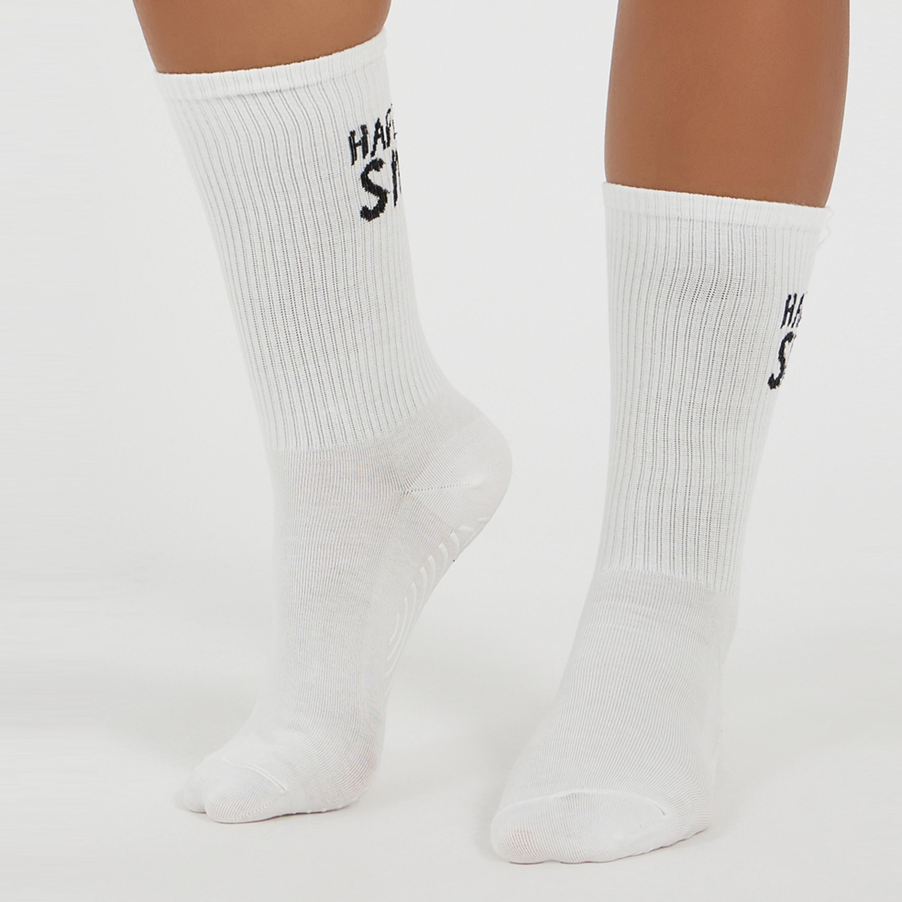 ستايلي - جوارب يوغا بقاعدة سيليكون مطبوعة بنص-women-socksandstockings-image-2
