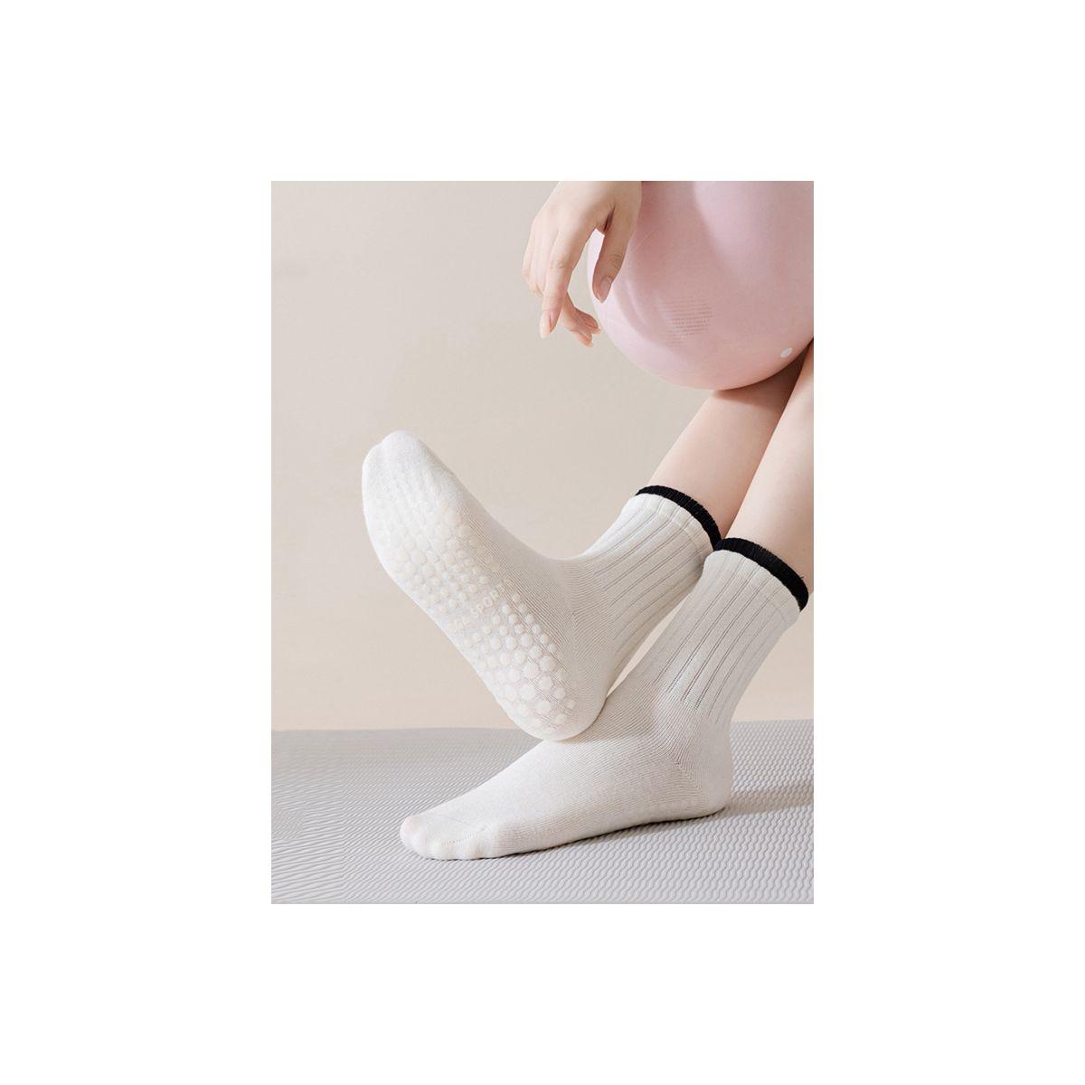 Styli Ribbed Contrast Edge Silicon Pad Base Crew Yoga Socks-women-clothing-sportswearandactivewear-trackpantsandtracksuits-image-2