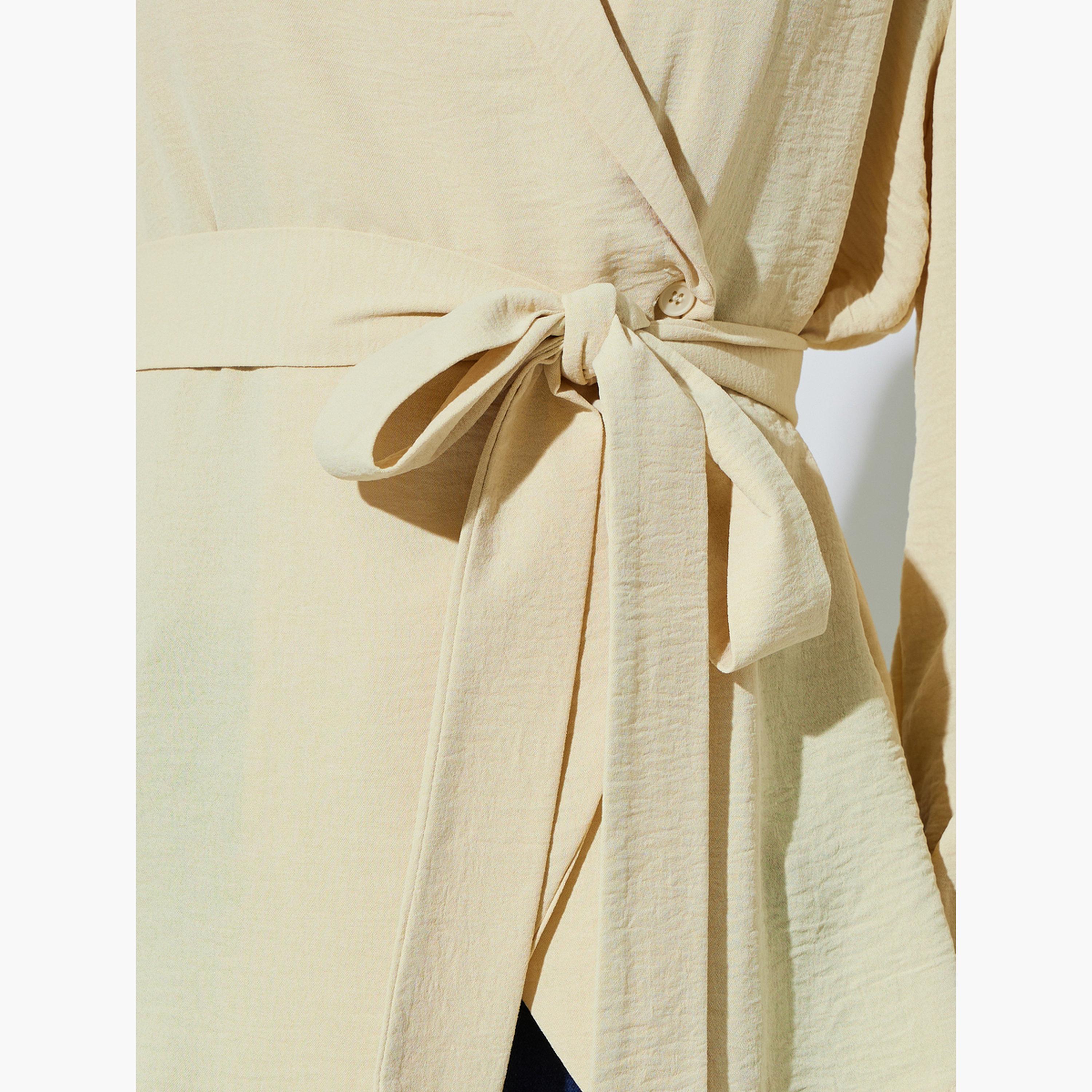 بلوزة لف بحزام وأكمام طويلة وتفاصيل بارزة الملمس-women-clothing-shirtsandblouses-blouses-image-5
