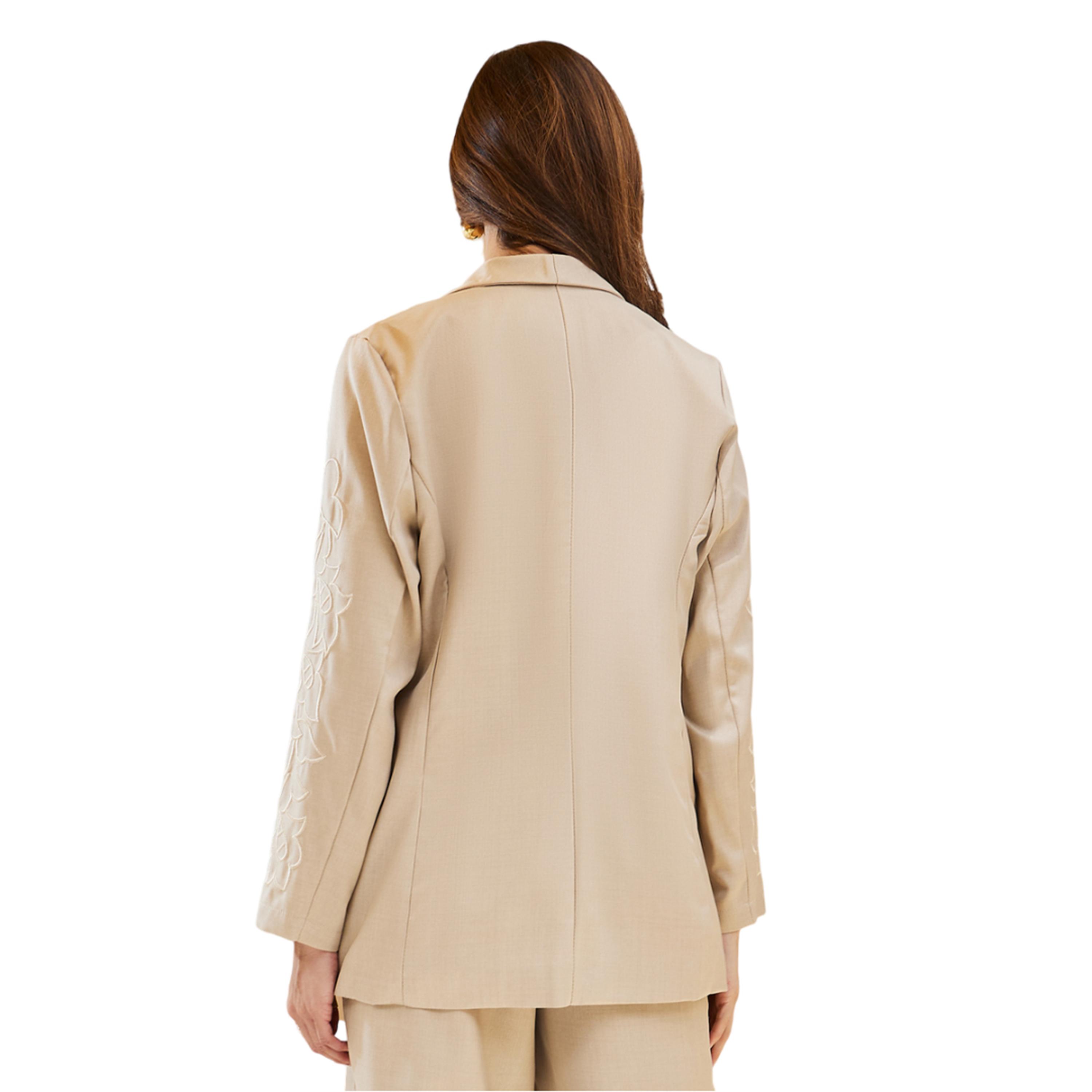 ستايلي - سترة مطرزة بقصّة عادية-women-clothing-coatsandjackets-blazers-image-4