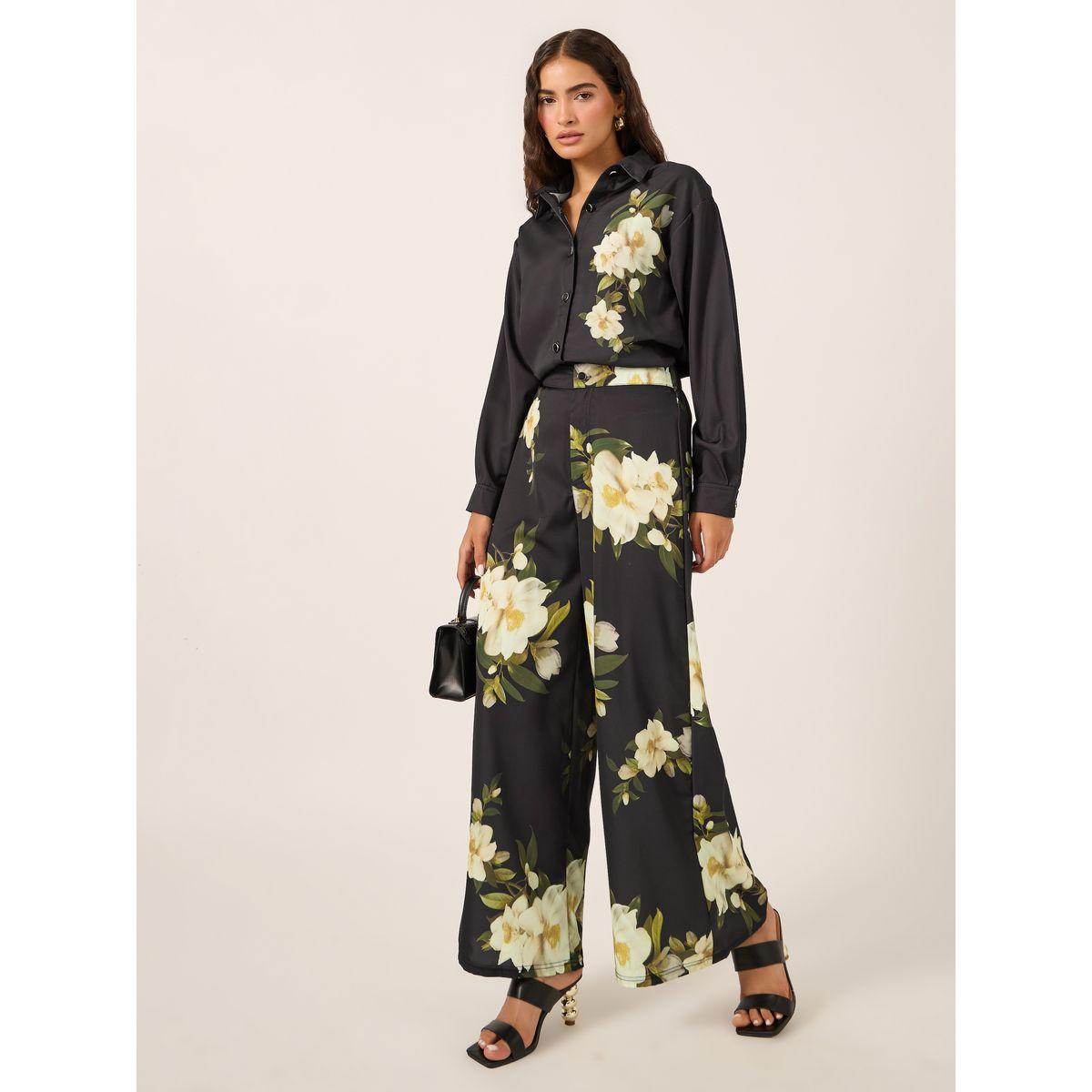 طقم منسق من بنطال بأرجل واسعة وبلوزة بطبعة زهور-women-clothing-coordsets-image-1