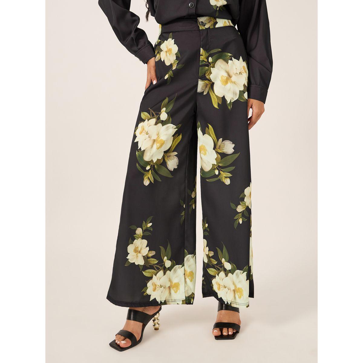 طقم منسق من بنطال بأرجل واسعة وبلوزة بطبعة زهور-women-clothing-coordsets-image-5