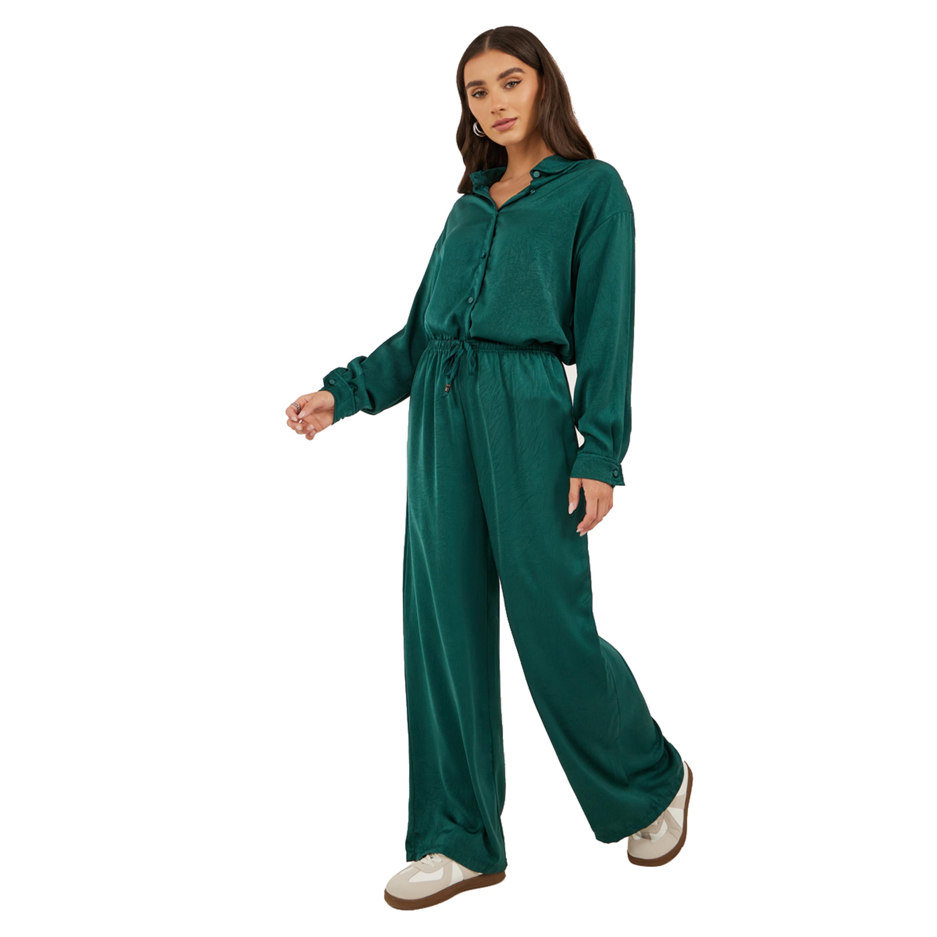 ستايلي -  طقم أنيق من قميص ساتان أخضر وبنطال ساق واسعة للنساء-women-clothing-coordsets-image-1
