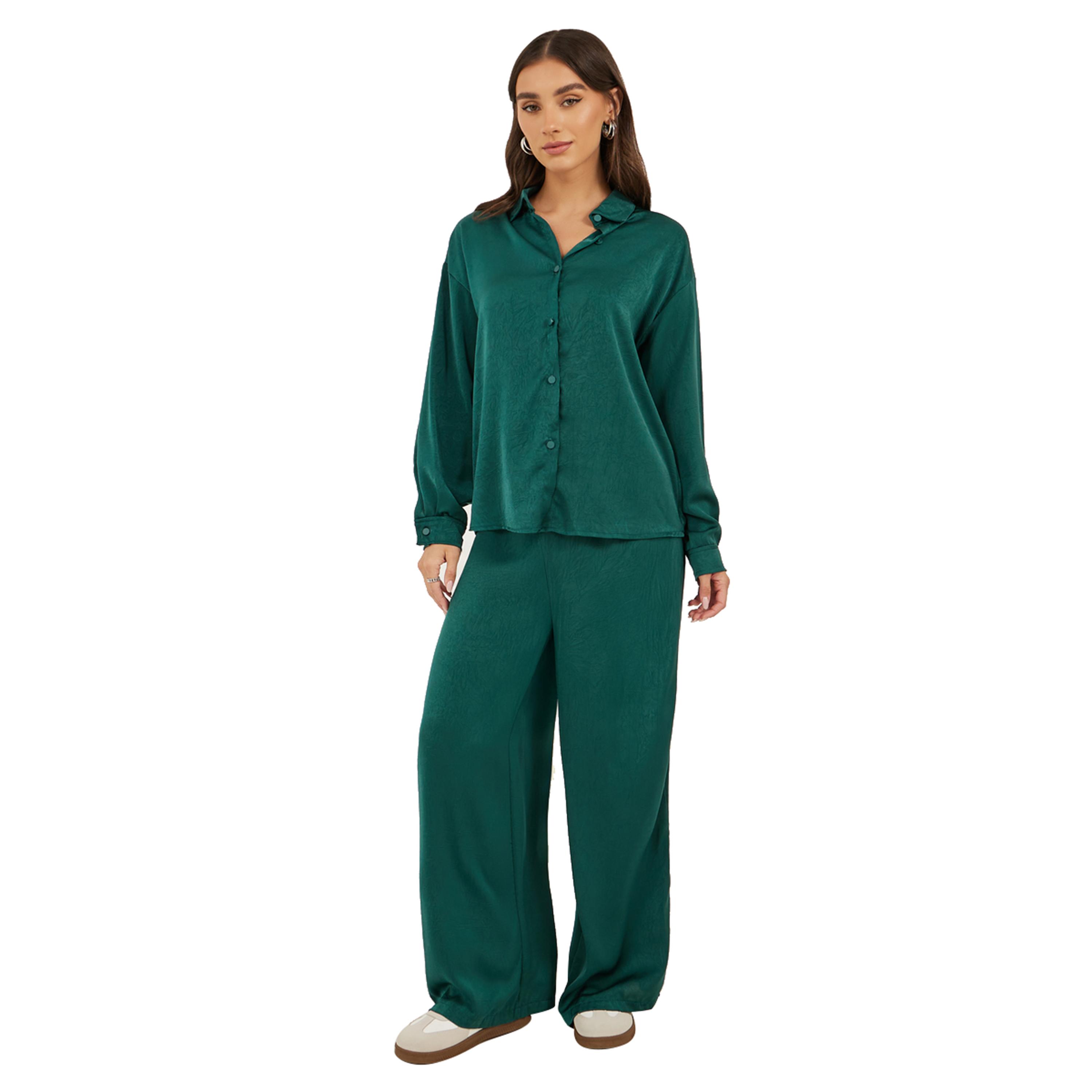 ستايلي -  طقم أنيق من قميص ساتان أخضر وبنطال ساق واسعة للنساء-women-clothing-coordsets-image-2