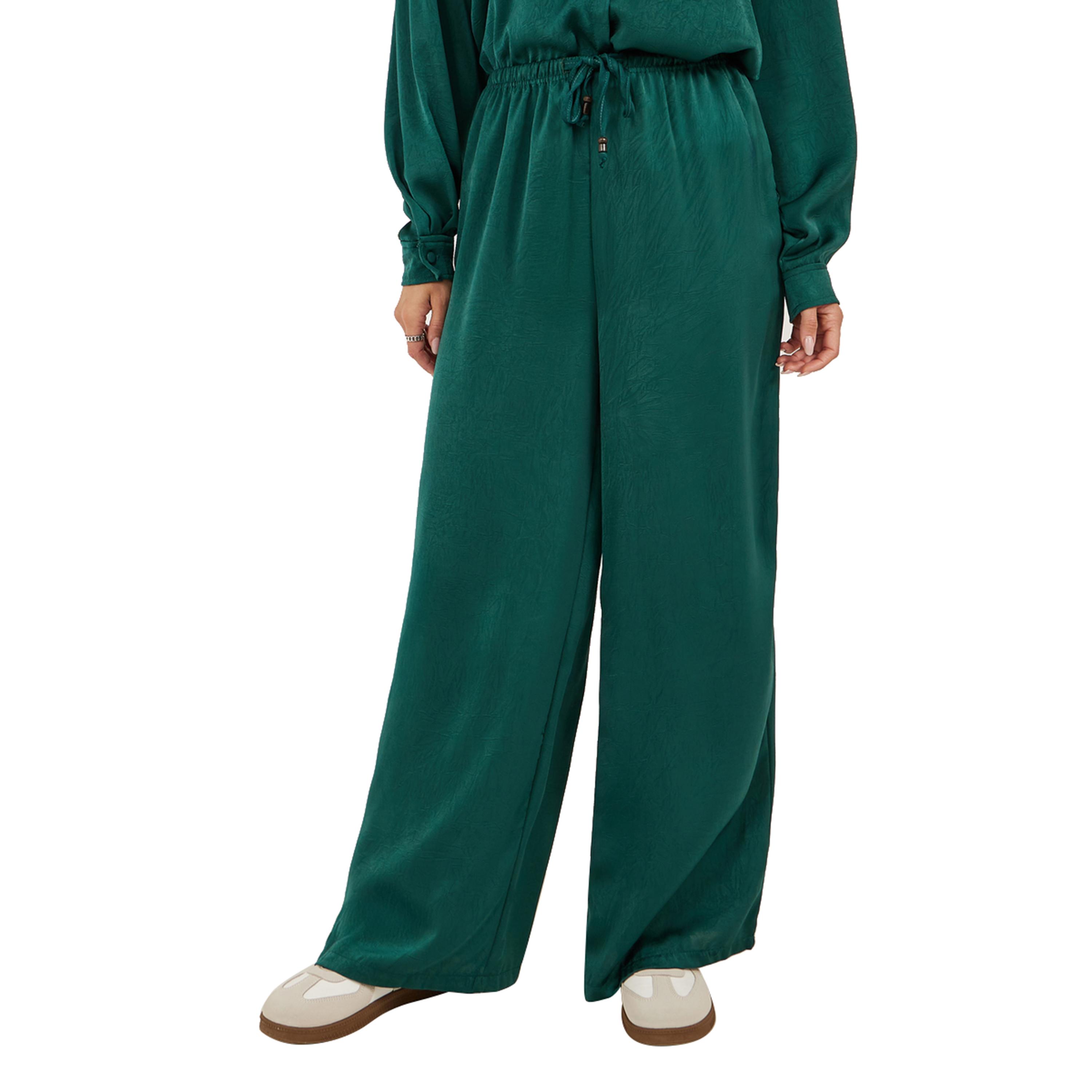 ستايلي -  طقم أنيق من قميص ساتان أخضر وبنطال ساق واسعة للنساء-women-clothing-coordsets-image-6