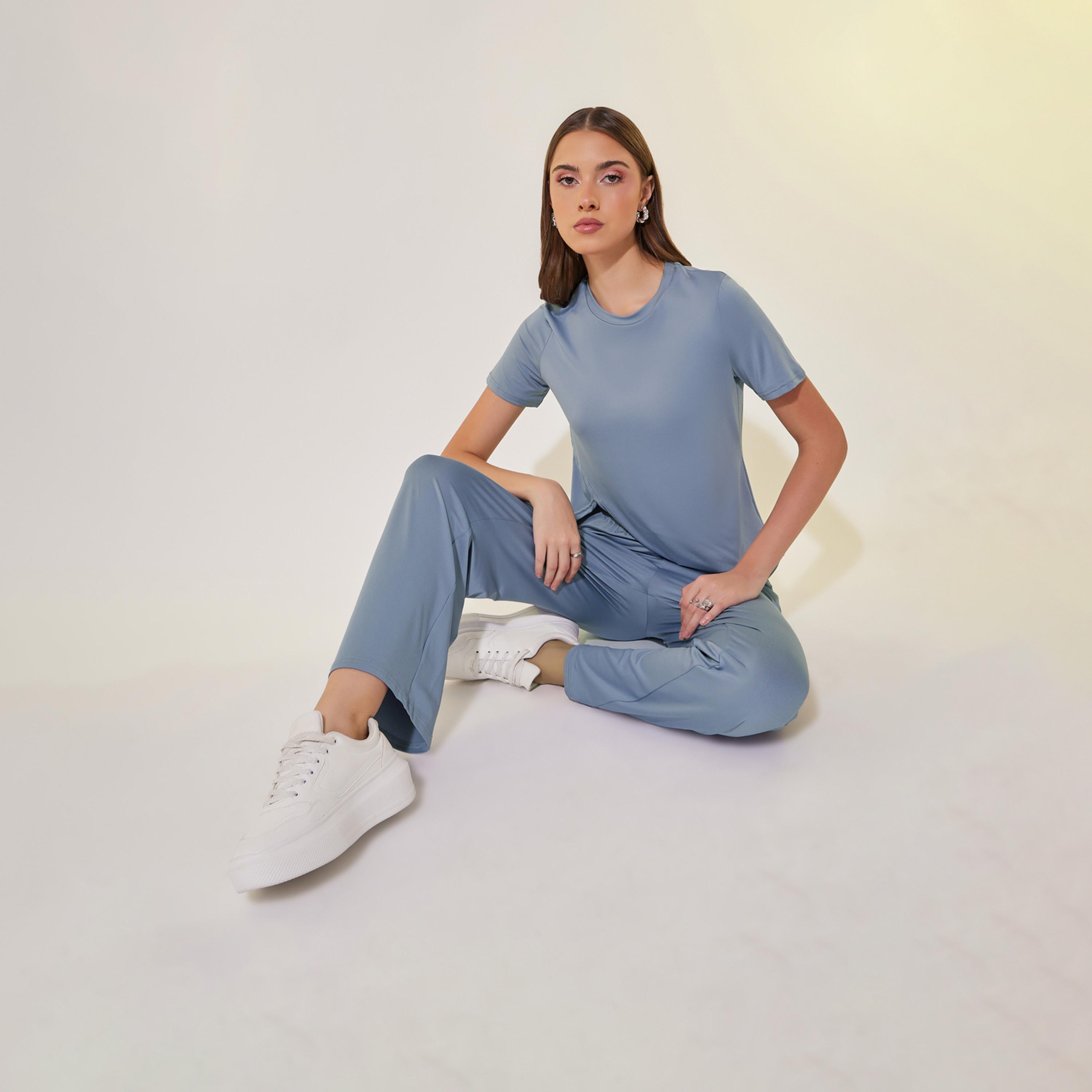 مجموعة من بنطال مع تيشيرت بأكمام قصيرة-women-clothing-coordsets-image-1