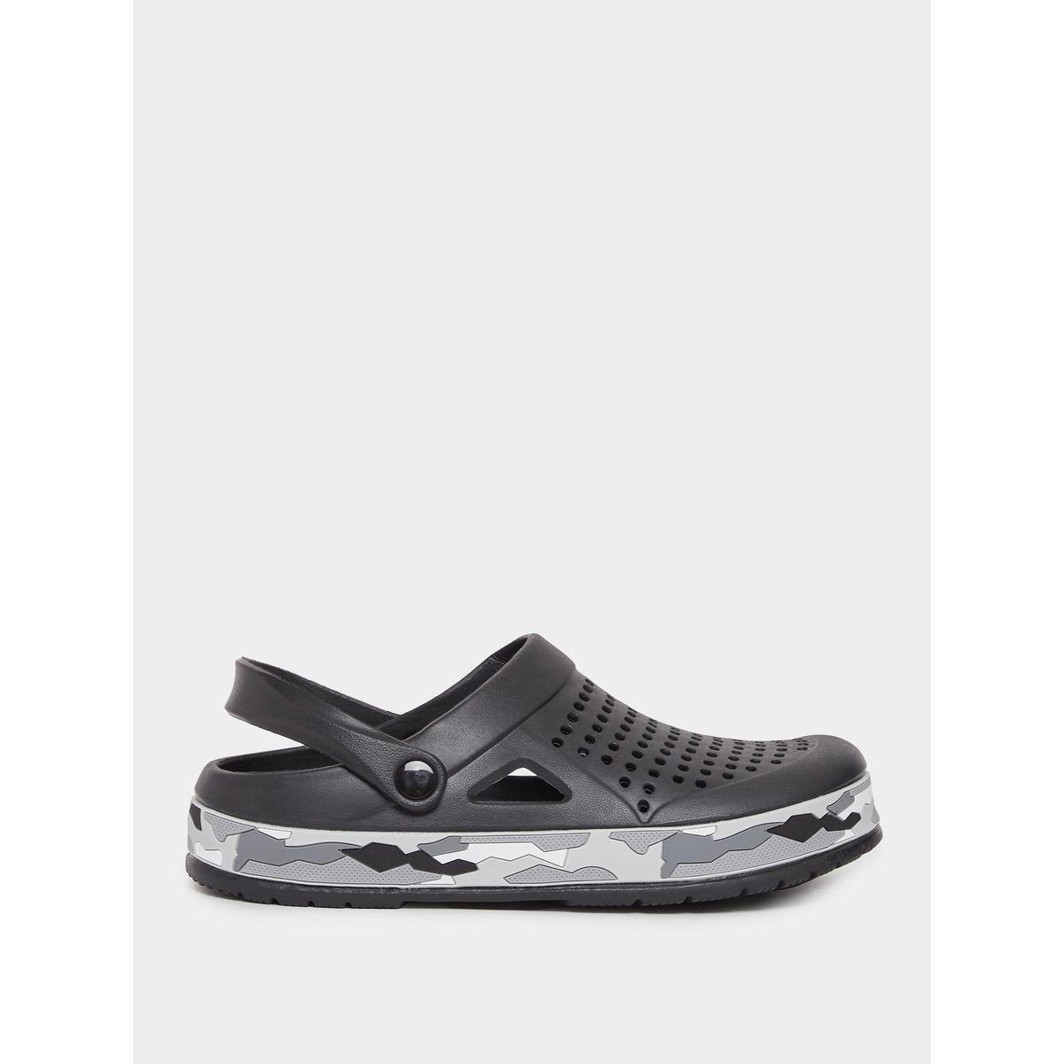 Styli Graphic Camo Heel Strap Clogs-men-shoes-sandals-image-1