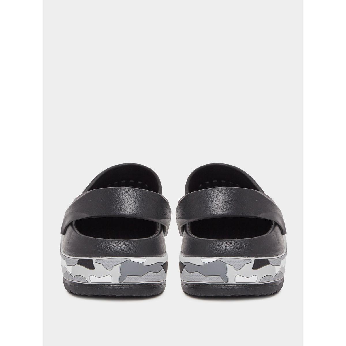 Styli Graphic Camo Heel Strap Clogs-men-shoes-sandals-image-4