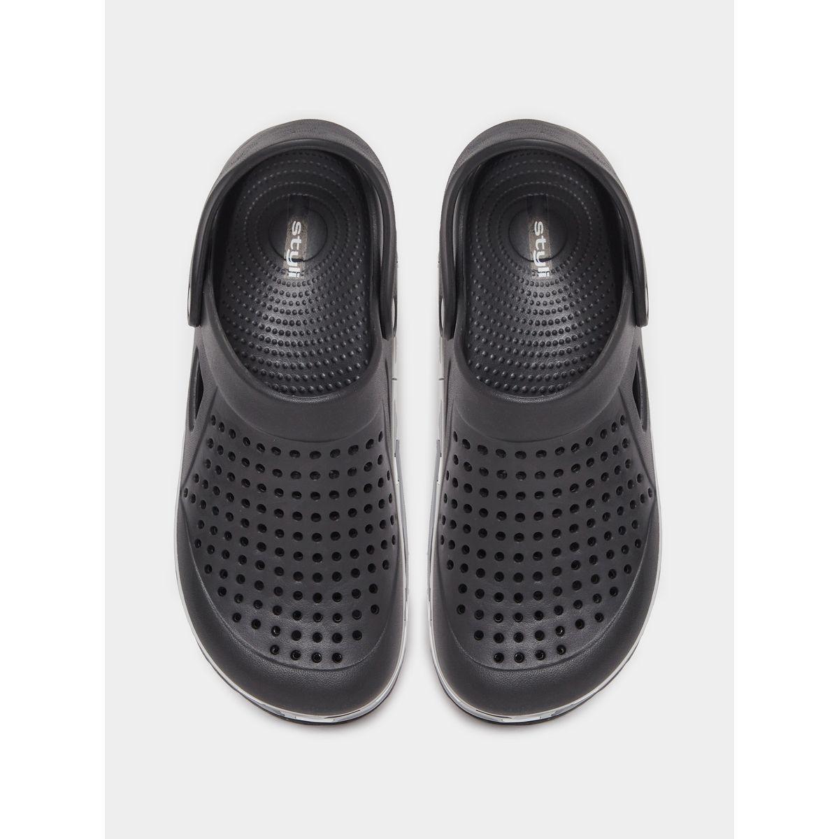 كلوغز بنعل مزين بتصميم كامو وسير خلفي-men-shoes-sandals-image-5