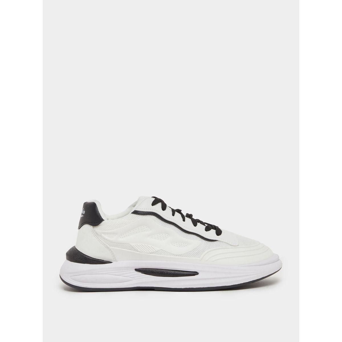 حذاء سنيكرز بنعل سميك وأربطة للإغلاق-men-shoes-sneakers-image-1
