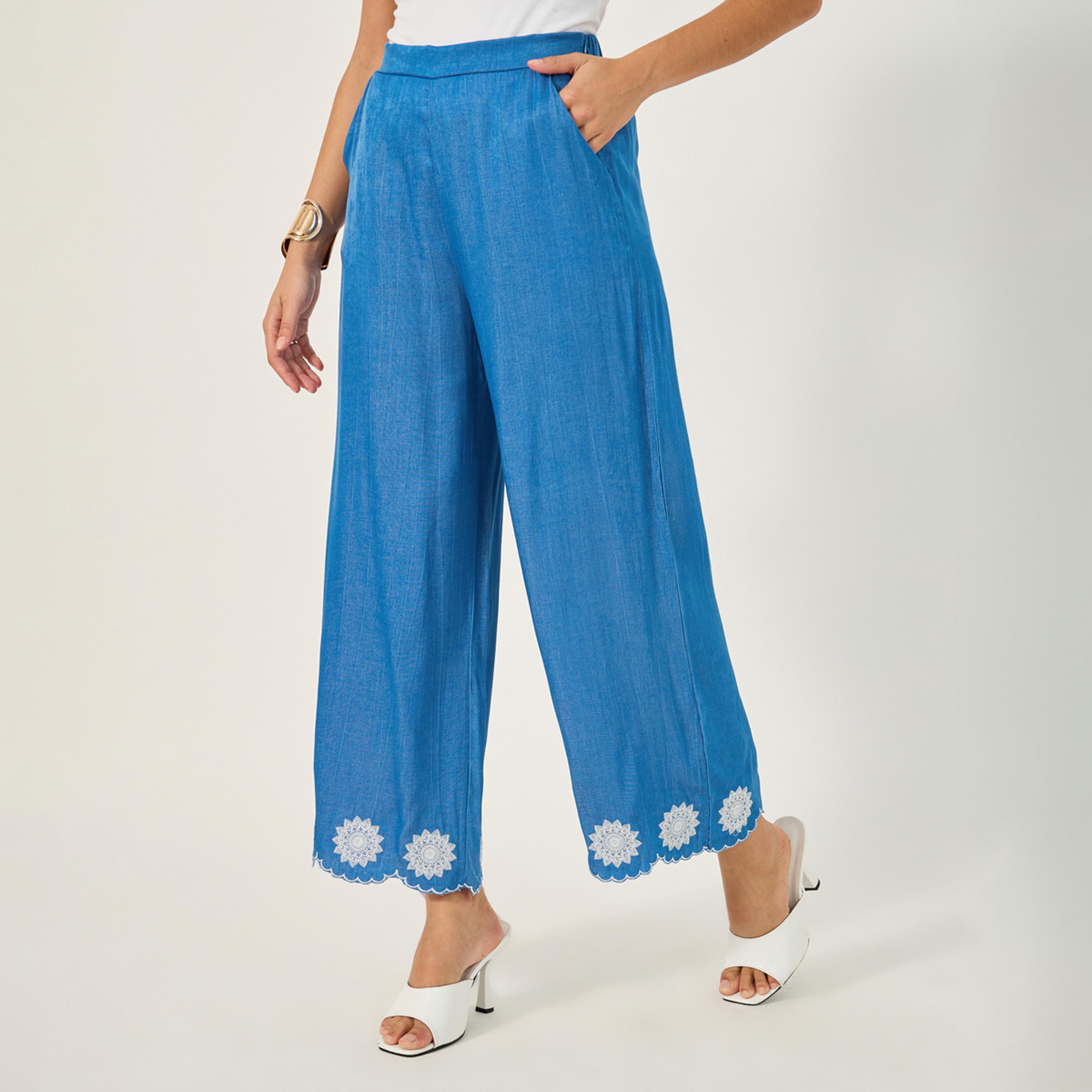 ستايلي - بنطال بمظهر جينز واسع الساق مطرز مع حاشية صدفية-women-clothing-bottoms-trousers-image-1