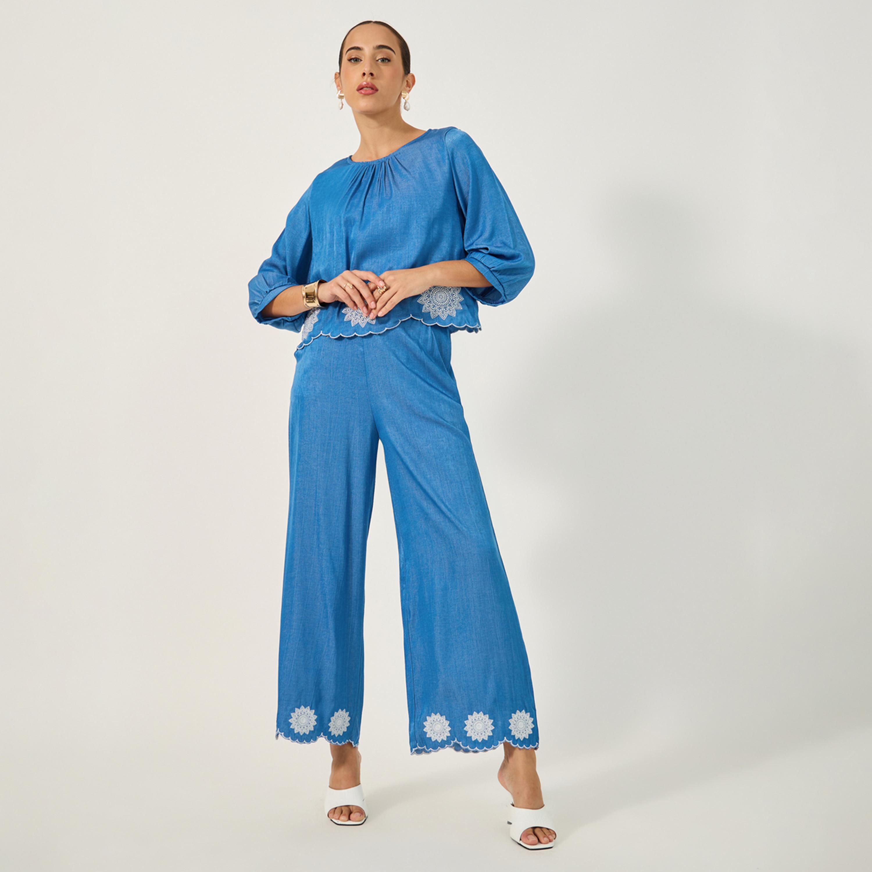 ستايلي - بنطال بمظهر جينز واسع الساق مطرز مع حاشية صدفية-women-clothing-bottoms-trousers-image-2
