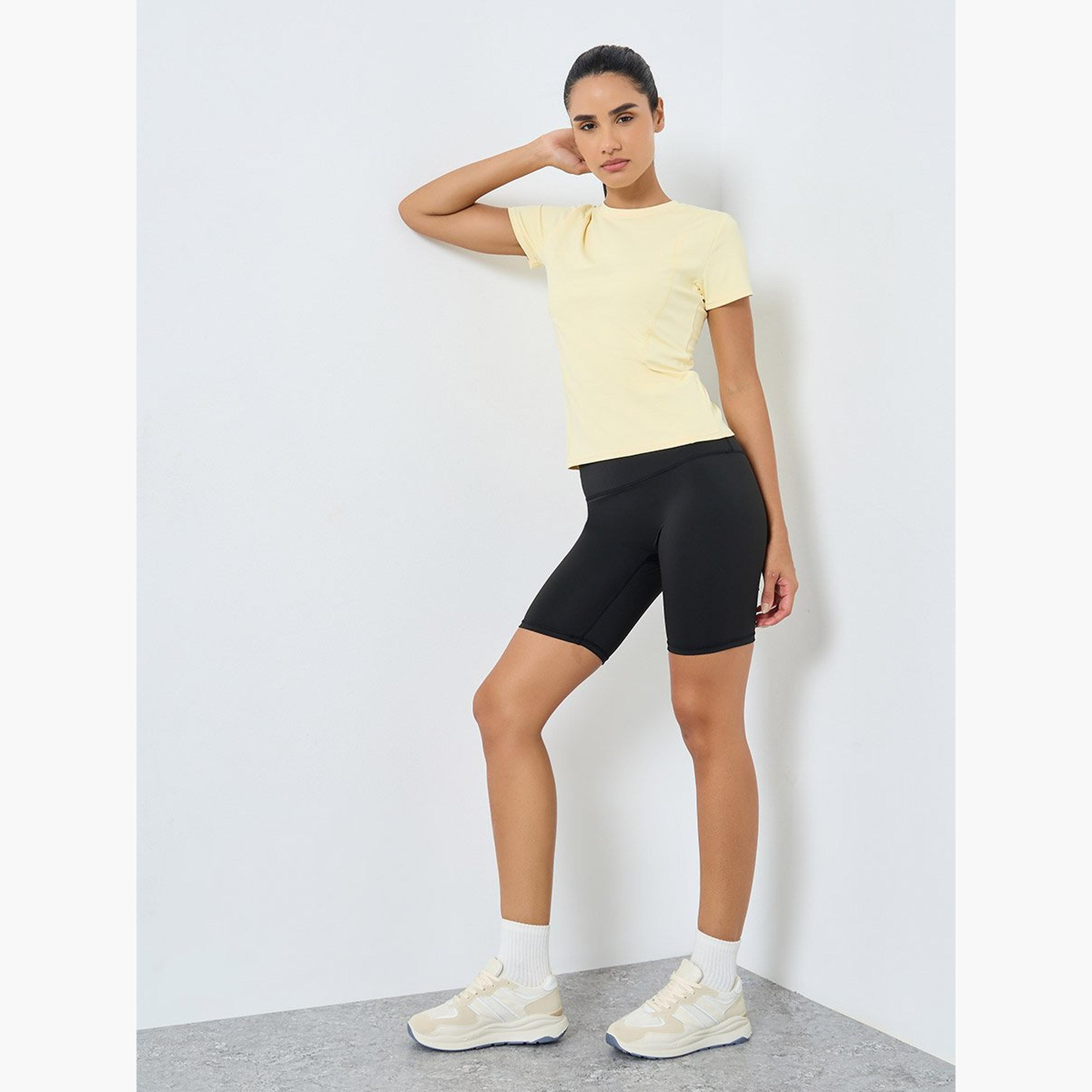 Styli Contour Stitch Detail Fitted Short Sleeve Top-men-clothing-sportswearandactivewear-tshirtsandpolos-image-2