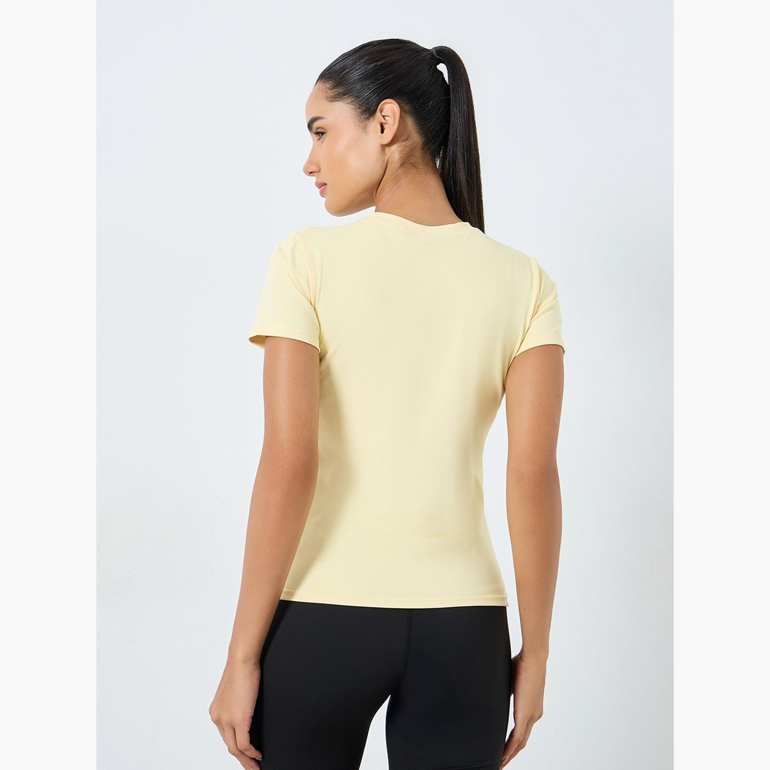 Styli Contour Stitch Detail Fitted Short Sleeve Top-men-clothing-sportswearandactivewear-tshirtsandpolos-image-4