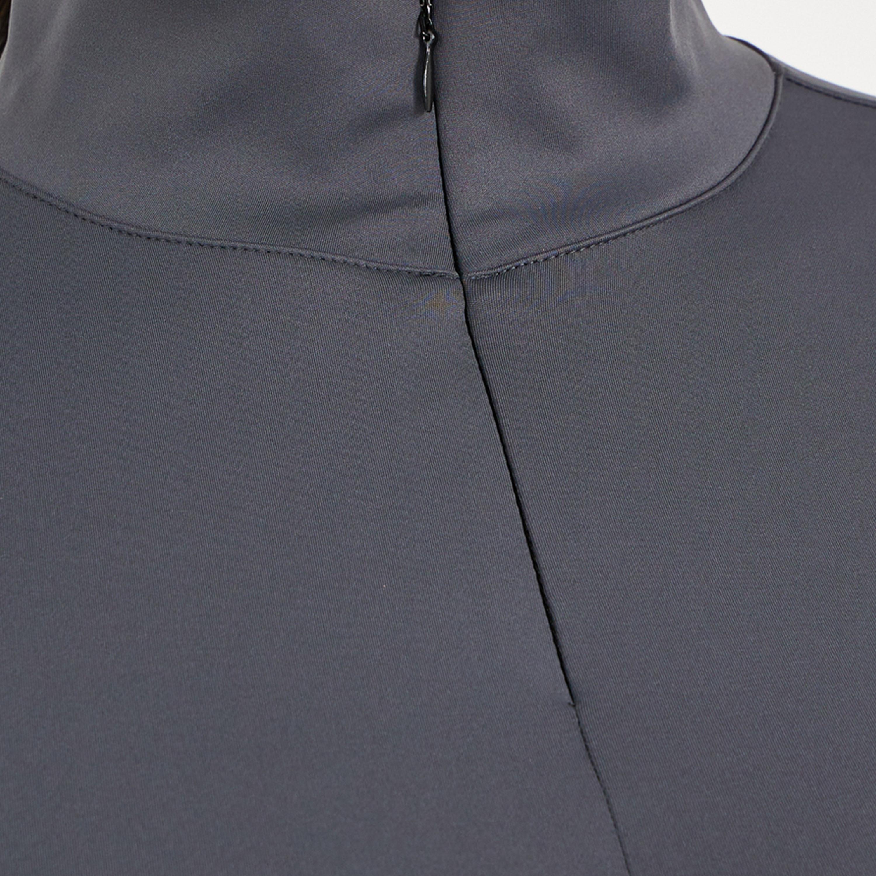 ستايلي - بلوزة رياضية بأكمام طويلة وحافة منحنية وسحاب نصفي-men-clothing-sportswearandactivewear-tshirtsandpolos-image-3