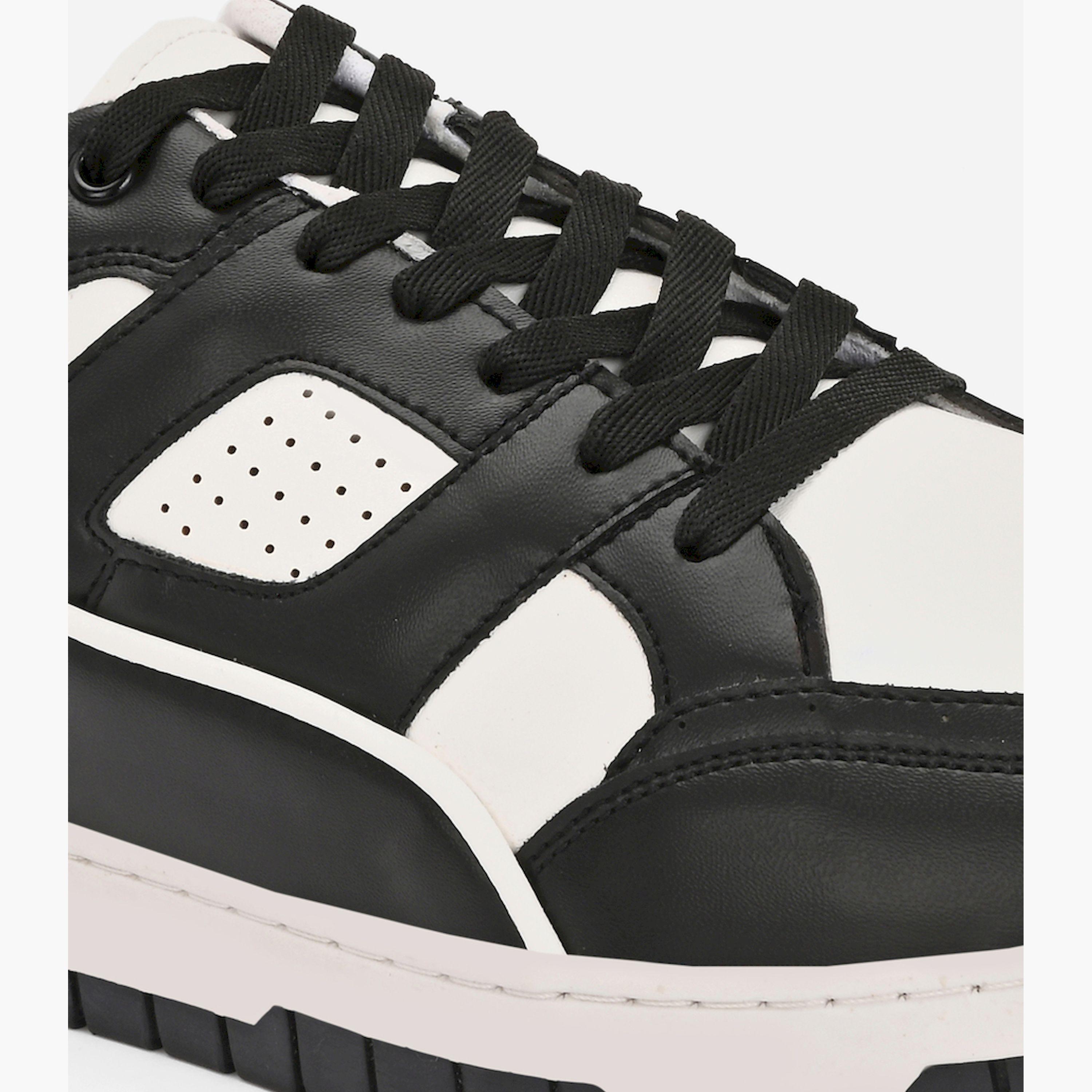ستايلي-  أحذية رياضية بأربطة ملونة-men-shoes-sneakers-image-7