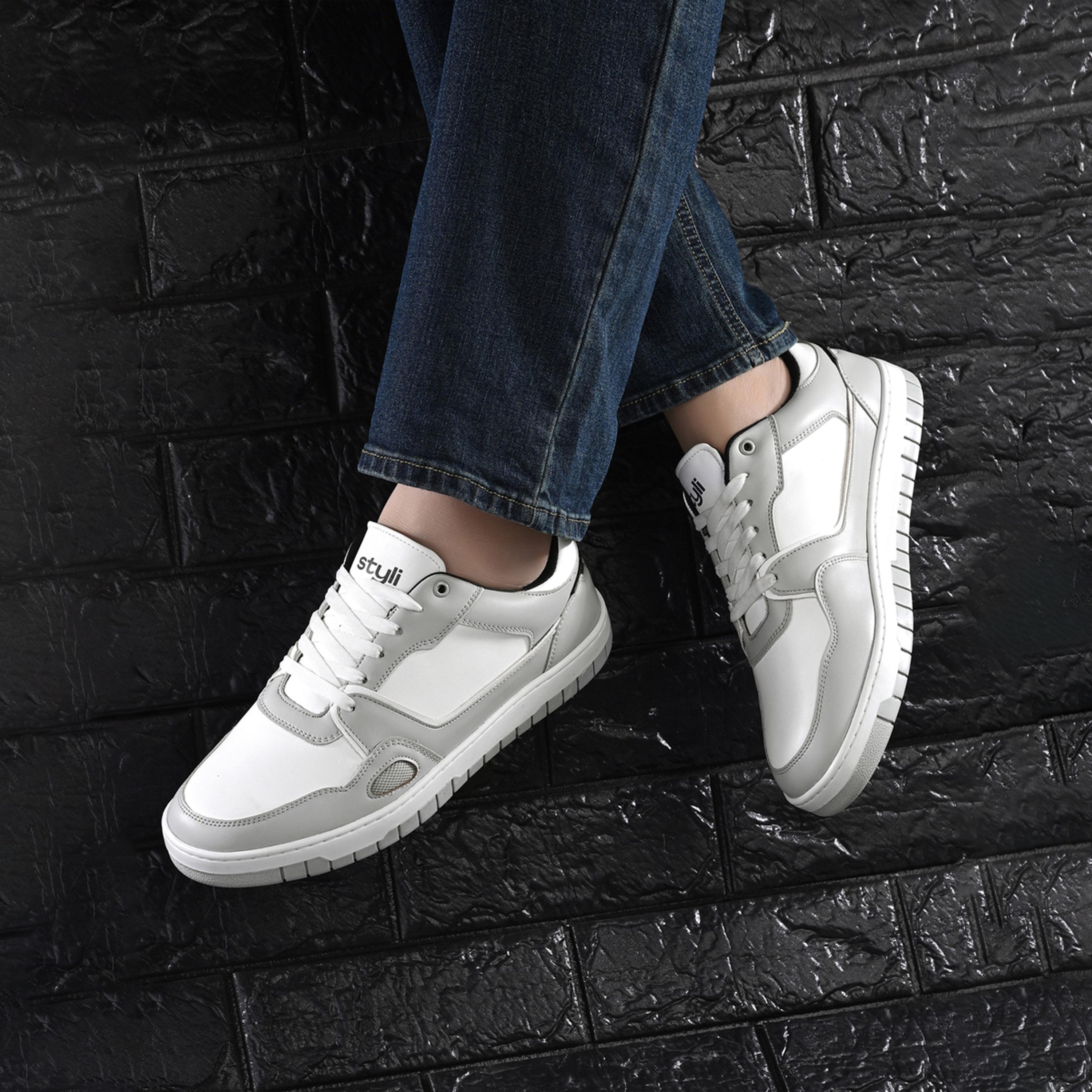 ستايلي-  حذاء رياضي منخفض الرقبة بأربطة-men-shoes-sneakers-image-2