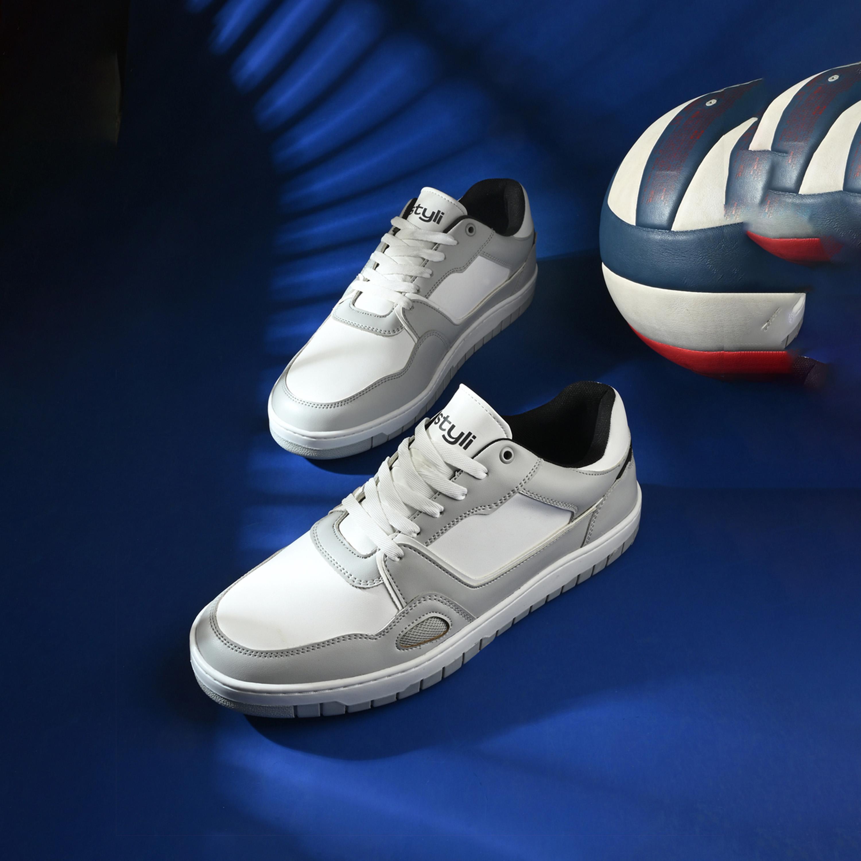 ستايلي-  حذاء رياضي منخفض الرقبة بأربطة-men-shoes-sneakers-image-3