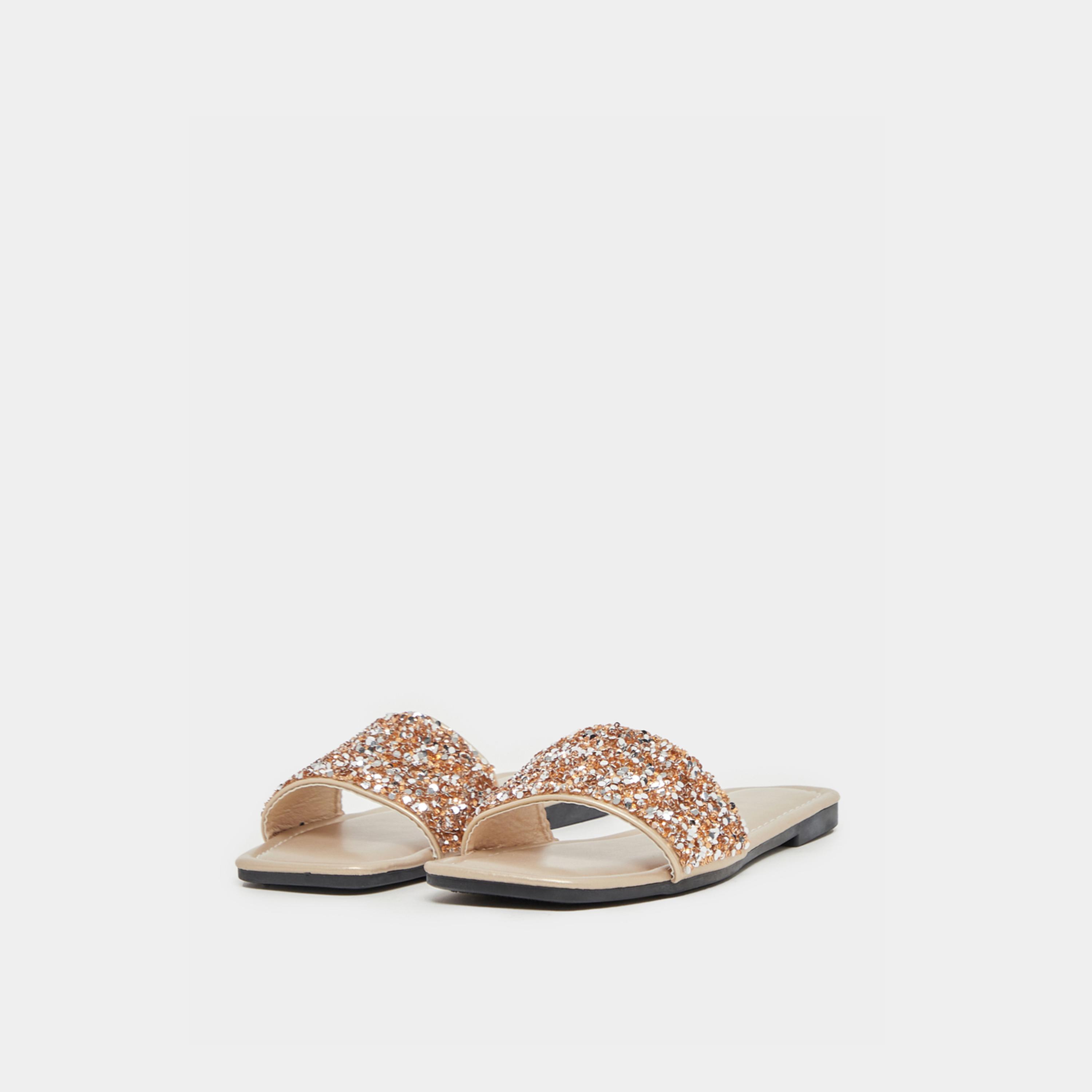 صندل سهل الارتداء بتفاصيل منمقة-women-shoes-flipflopsandslides-image-2
