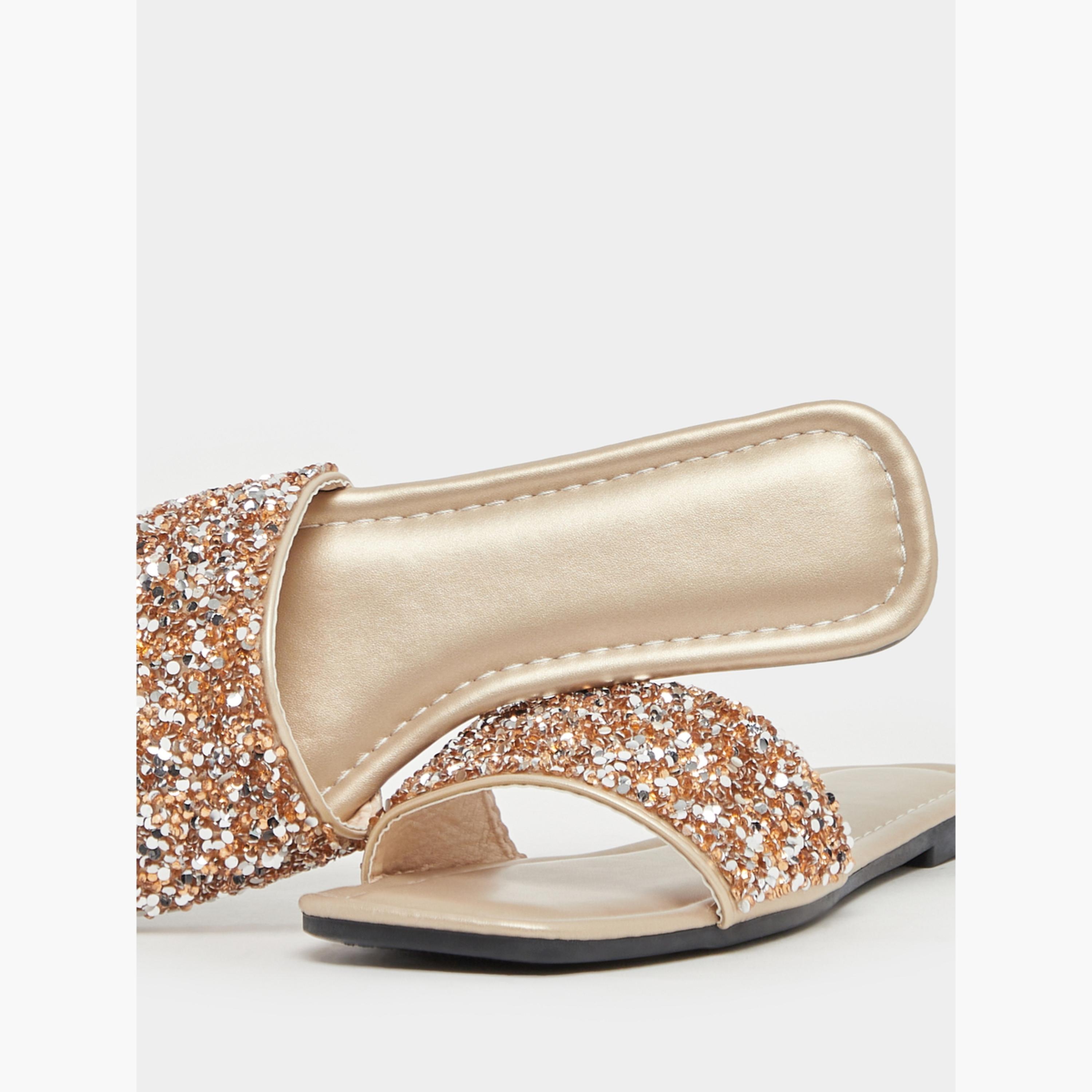 صندل سهل الارتداء بتفاصيل منمقة-women-shoes-flipflopsandslides-image-3