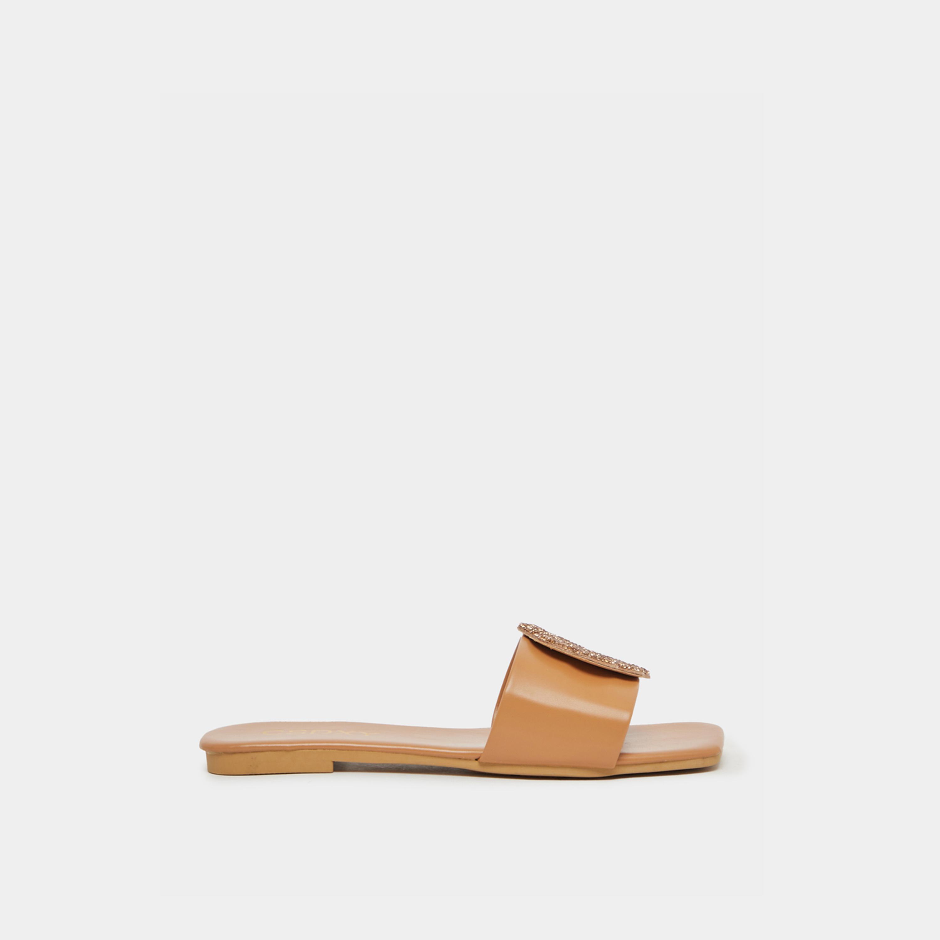 صندل فلات بتفاصيل منمقة-women-shoes-sandals-flats-image-1