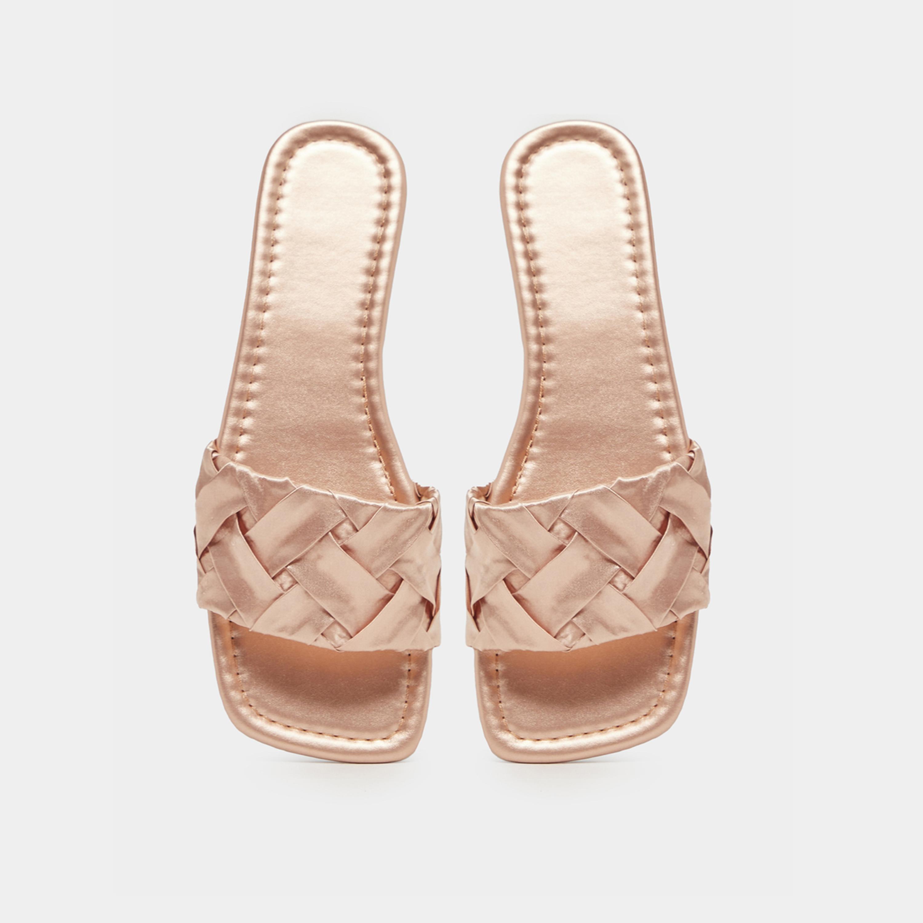 صندل فلات بتفاصيل بارزة الملمس-women-shoes-sandals-flats-image-5