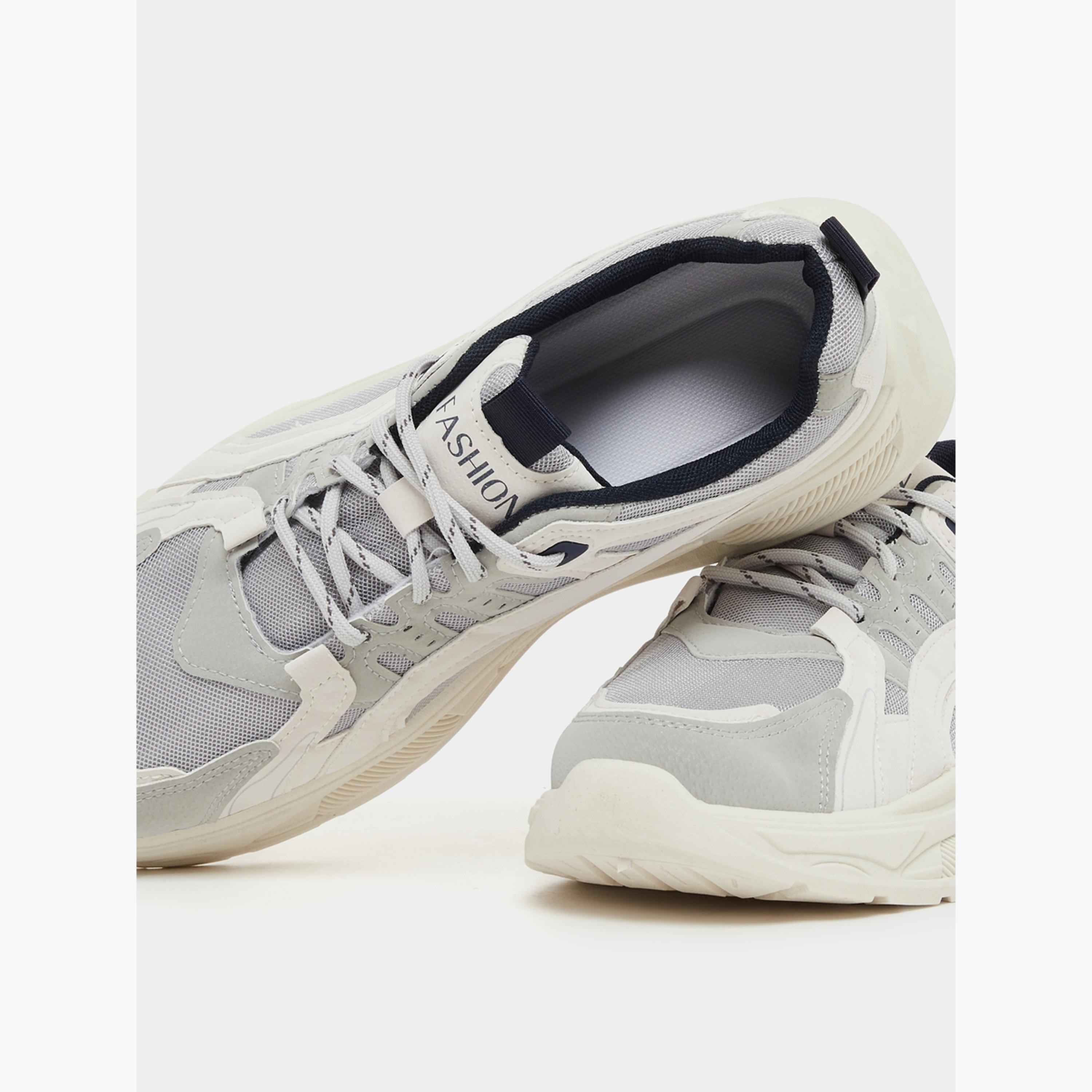 حذاء سنيكرز بنعل شانكي وتفاصيل بارزة الملمس-men-shoes-sneakers-image-3
