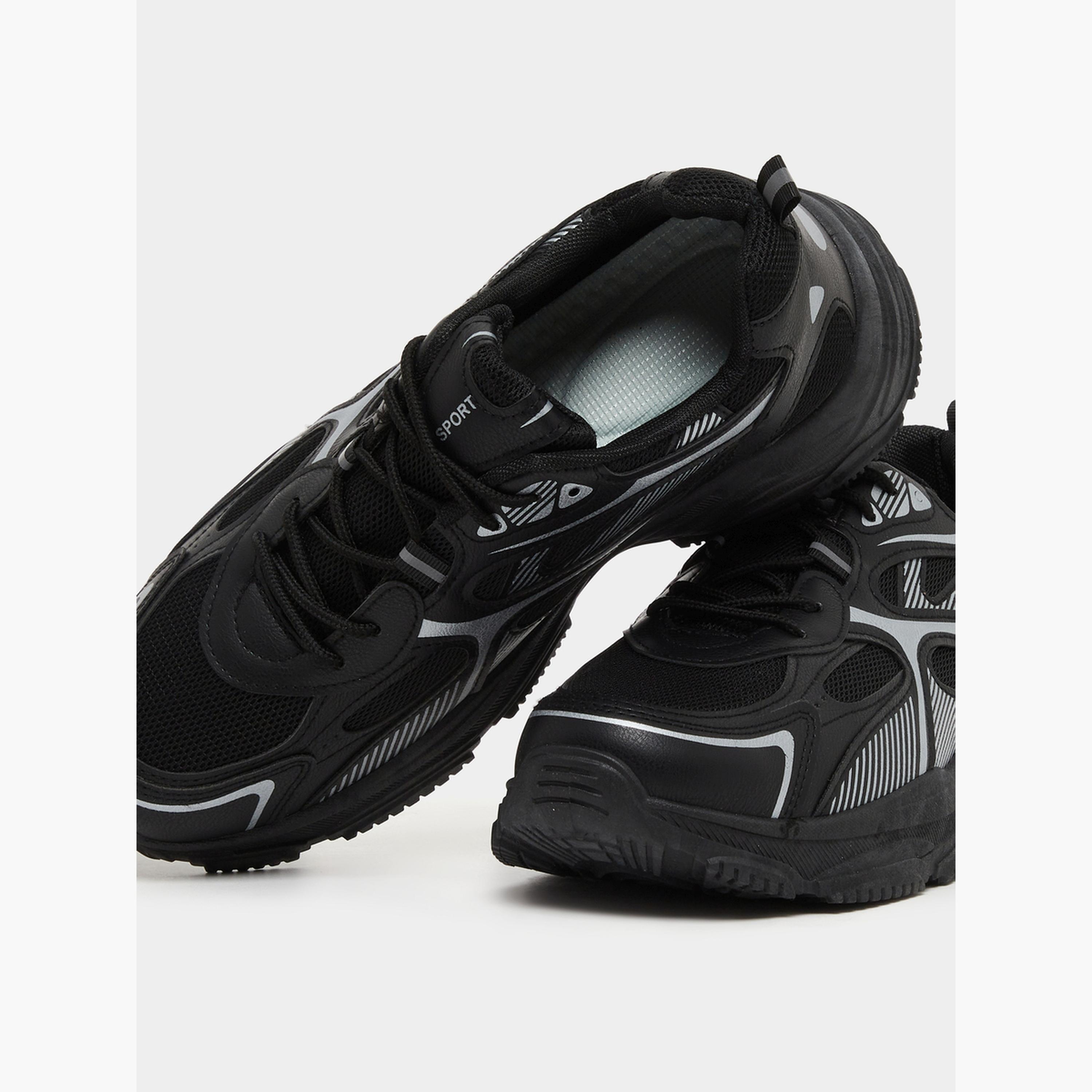حذاء سنيكرز بنعل شانكي وتفاصيل بارزة الملمس-men-shoes-sneakers-image-3