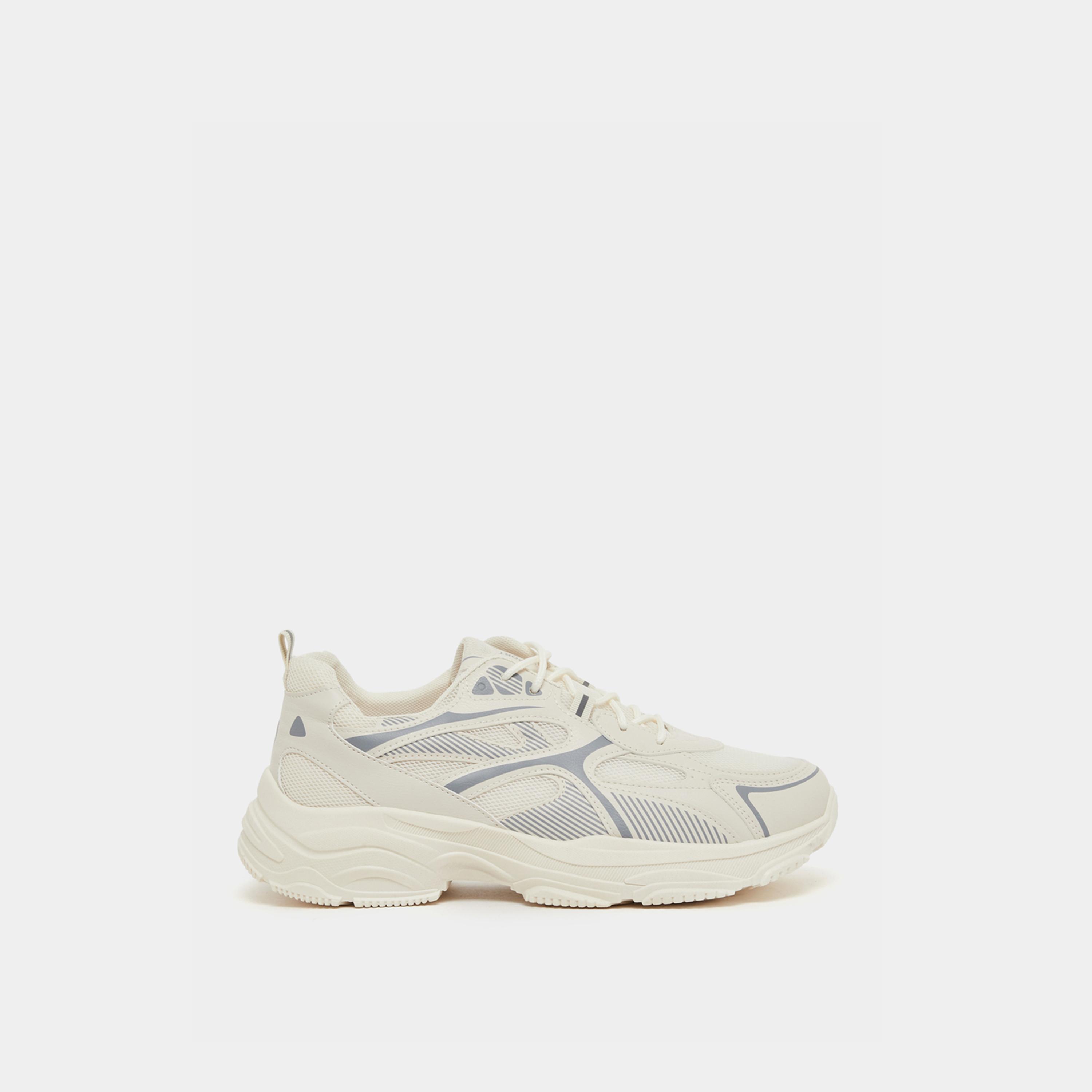 حذاء سنيكرز بنعل شانكي وتفاصيل بارزة الملمس-men-shoes-sneakers-image-1