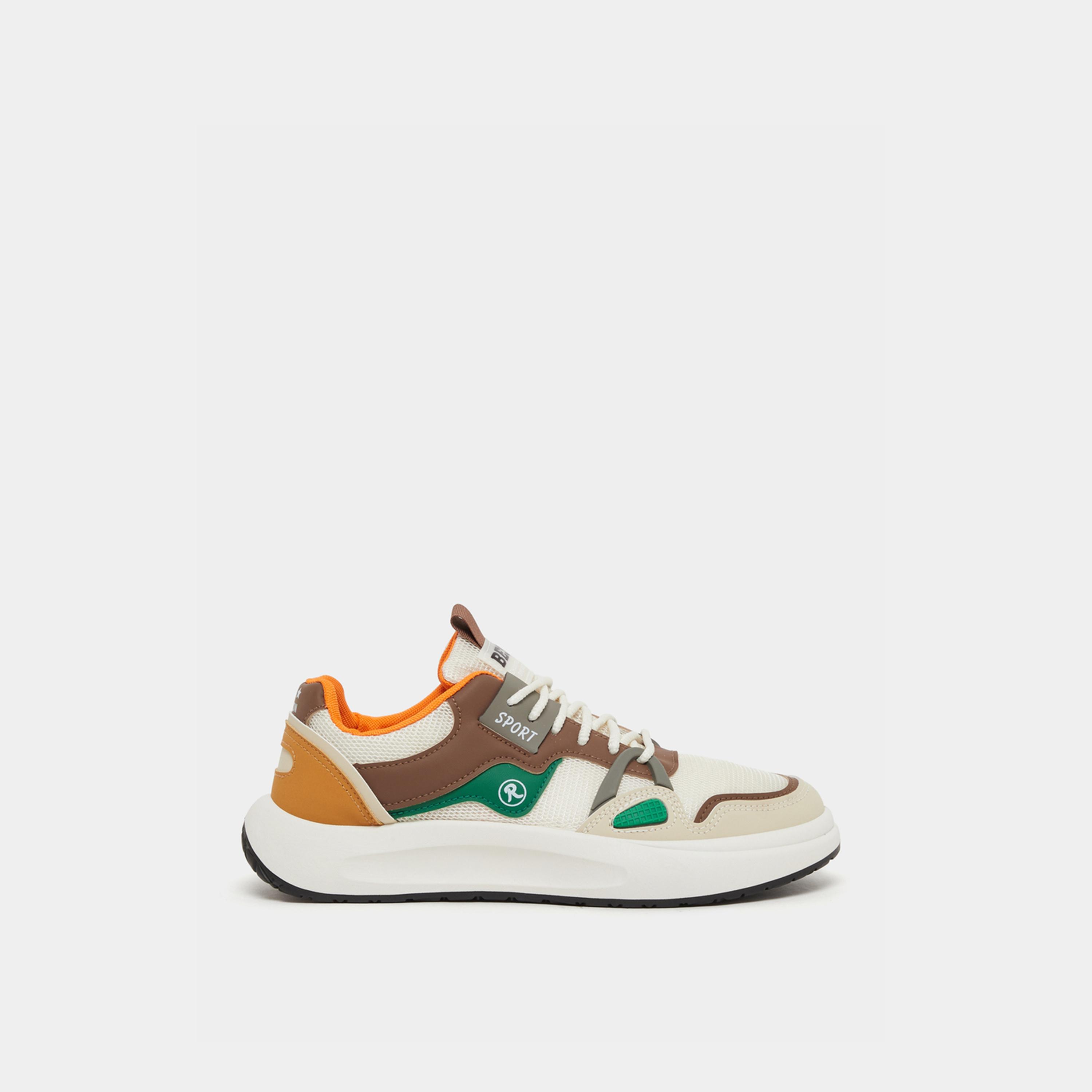 حذاء سنيكرز بنعل شانكي وتفاصيل بارزة الملمس-men-shoes-sneakers-image-1