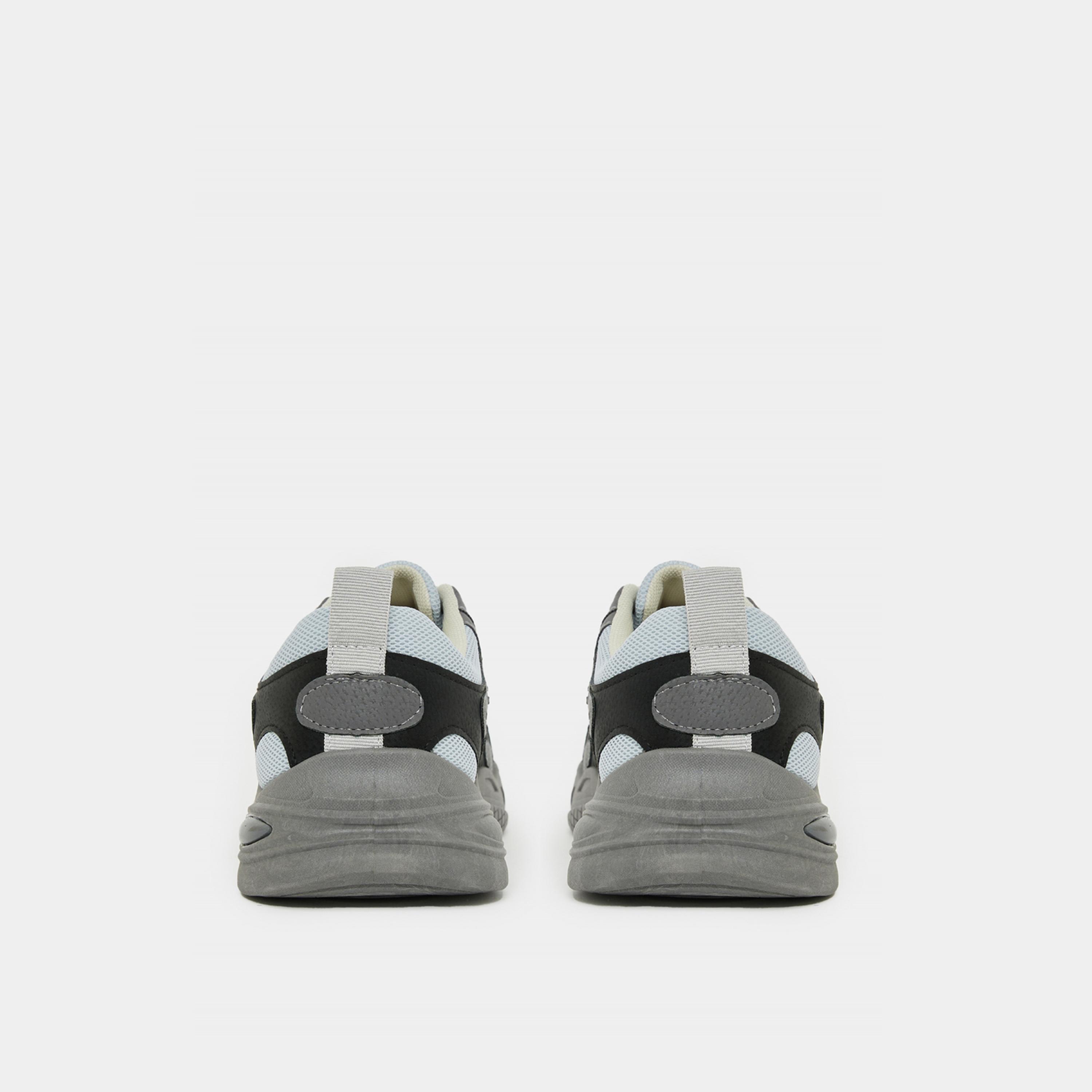 حذاء سنيكرز بنعل شانكي وتفاصيل بارزة الملمس-men-shoes-sneakers-image-4