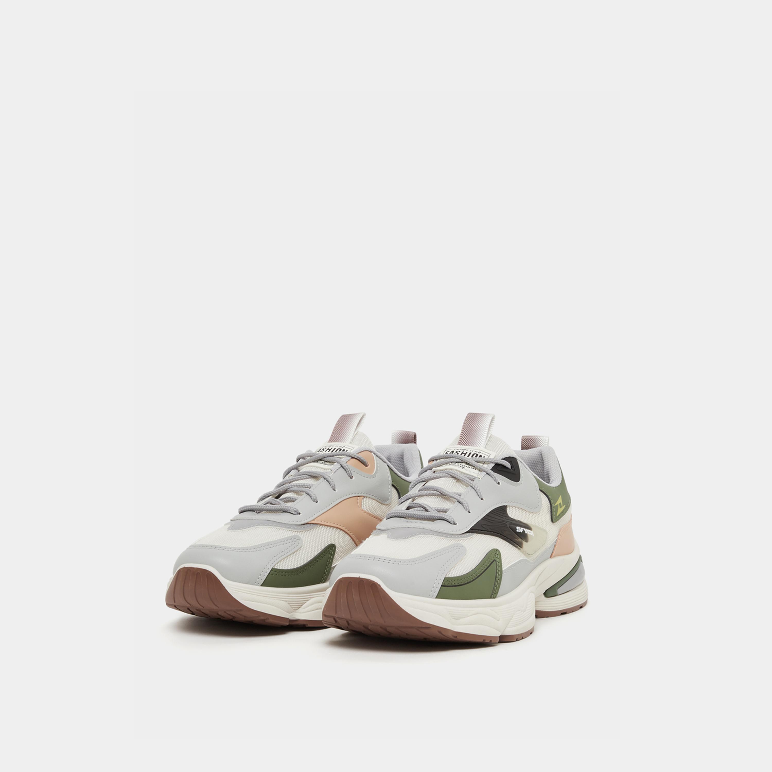 حذاء سنيكرز بنعل شانكي وتفاصيل بارزة الملمس-men-shoes-sneakers-image-2